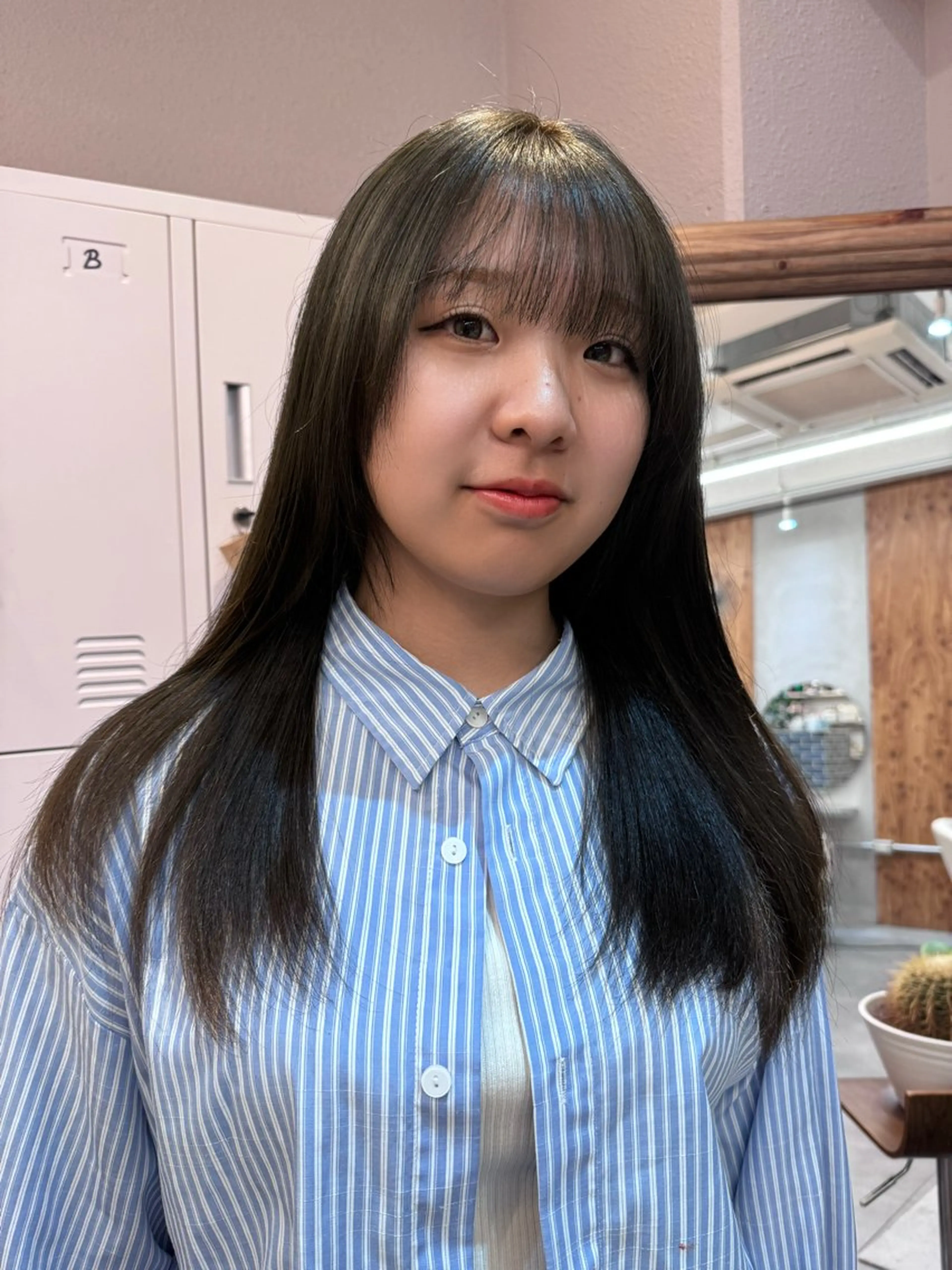 ロング カラー 透明感カラー グレージュ オリーブグレージュ オリーブグレー ハイトーン縮毛/暖色 なーな🎀🤍のヘアスタイル