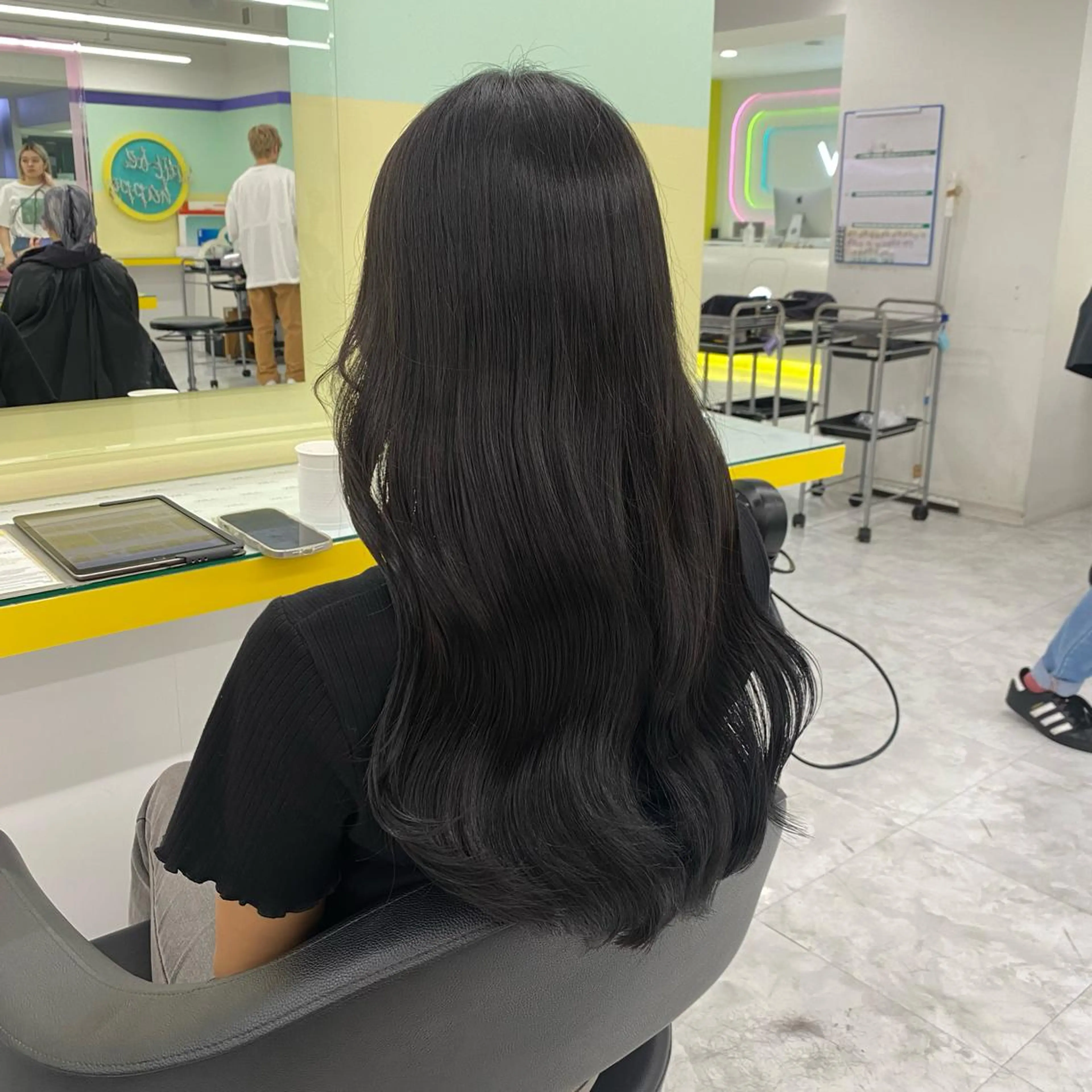 ロング カラー パーマ ヘアアレンジ メンズ キッズ ネイル マツエク・マツパ アイブロウ メンズハイトーン 透明感カラー ダブルカラー ハイトーンカラー 眉カラー ヘアカラー Lumo所属・💖横浜ブリーチなし 💖MIHOのヘアスタイル