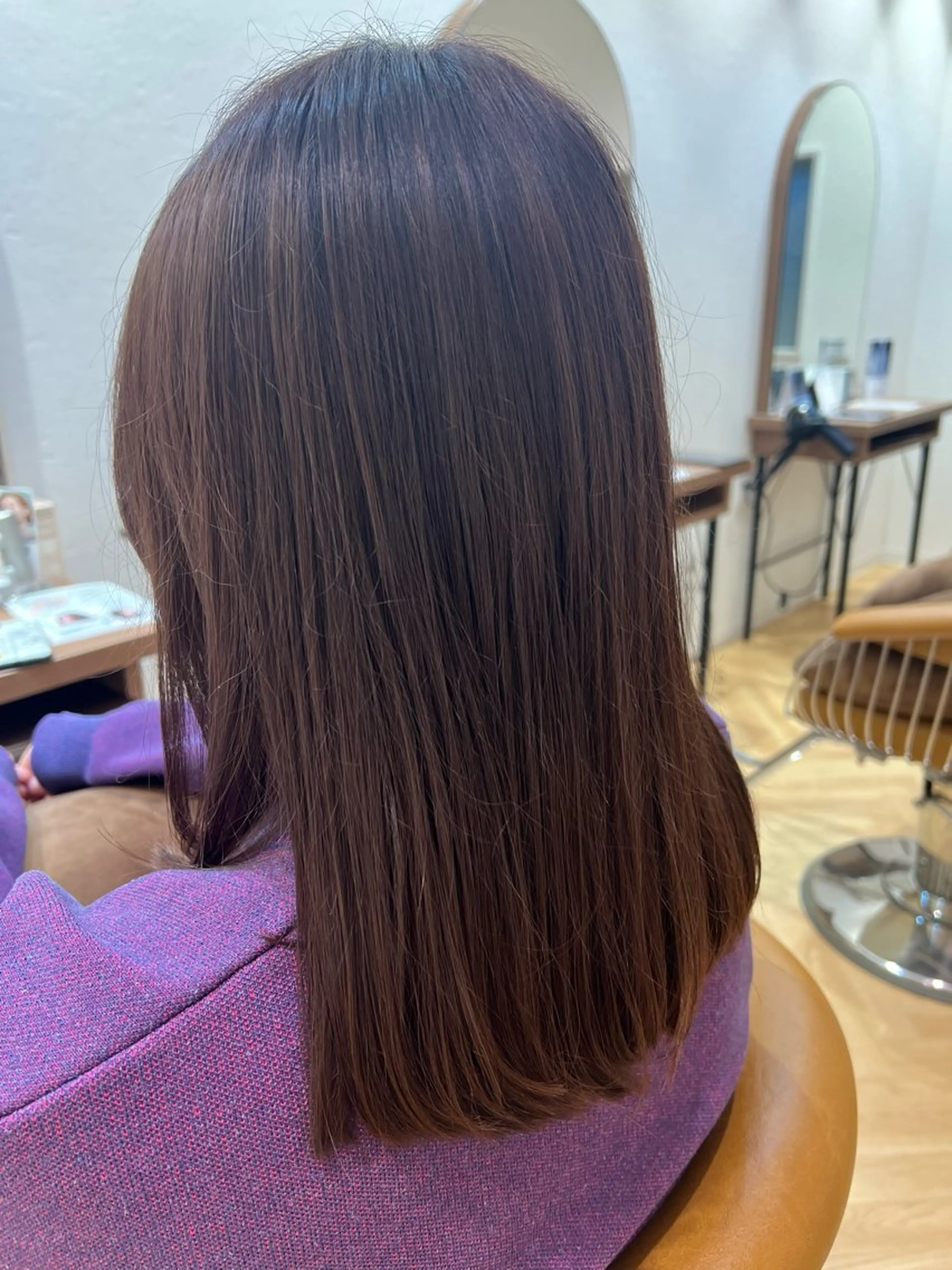 ミディアム カラー アッシュ 透明感カラー パープルカラー カット ヘアカラー トリートメント 城 梨音のヘアスタイル
