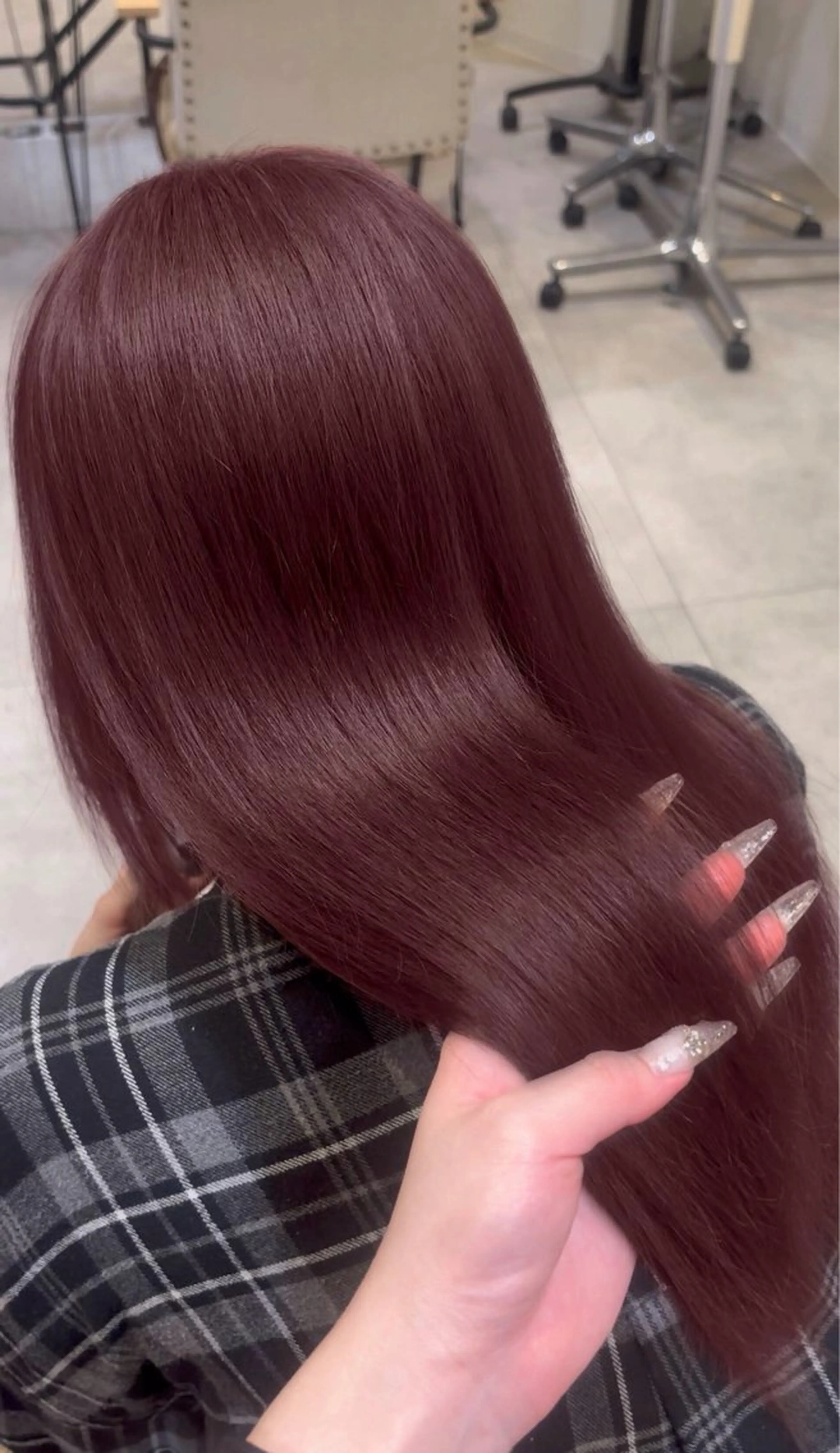 ロング ヘアカラー 名嘉 穂乃花のヘアスタイル