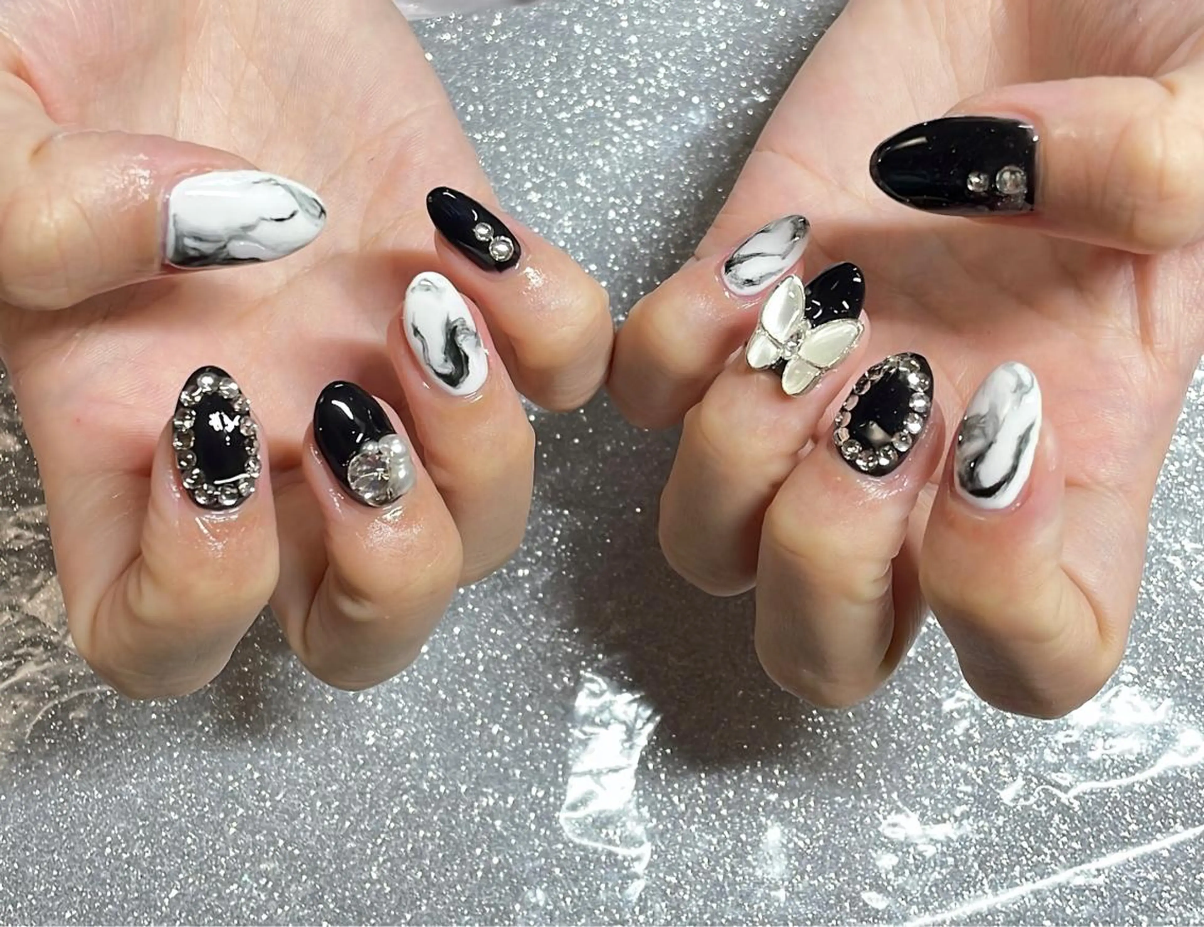 ネイル ハンドネイル VIERU 🌈🎀💖のネイルデザイン