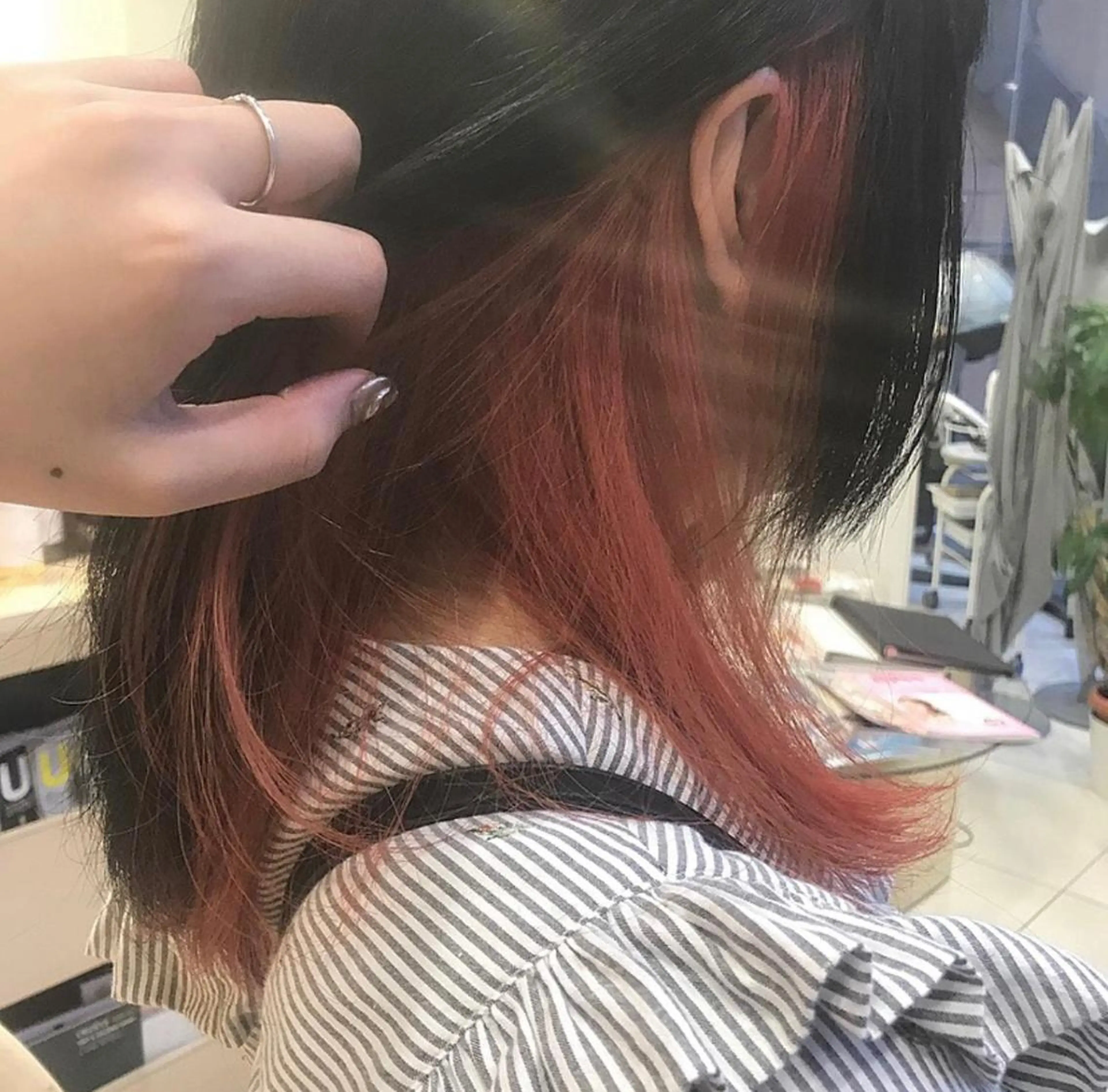 セミロング カラー 滝本 里実のヘアスタイル