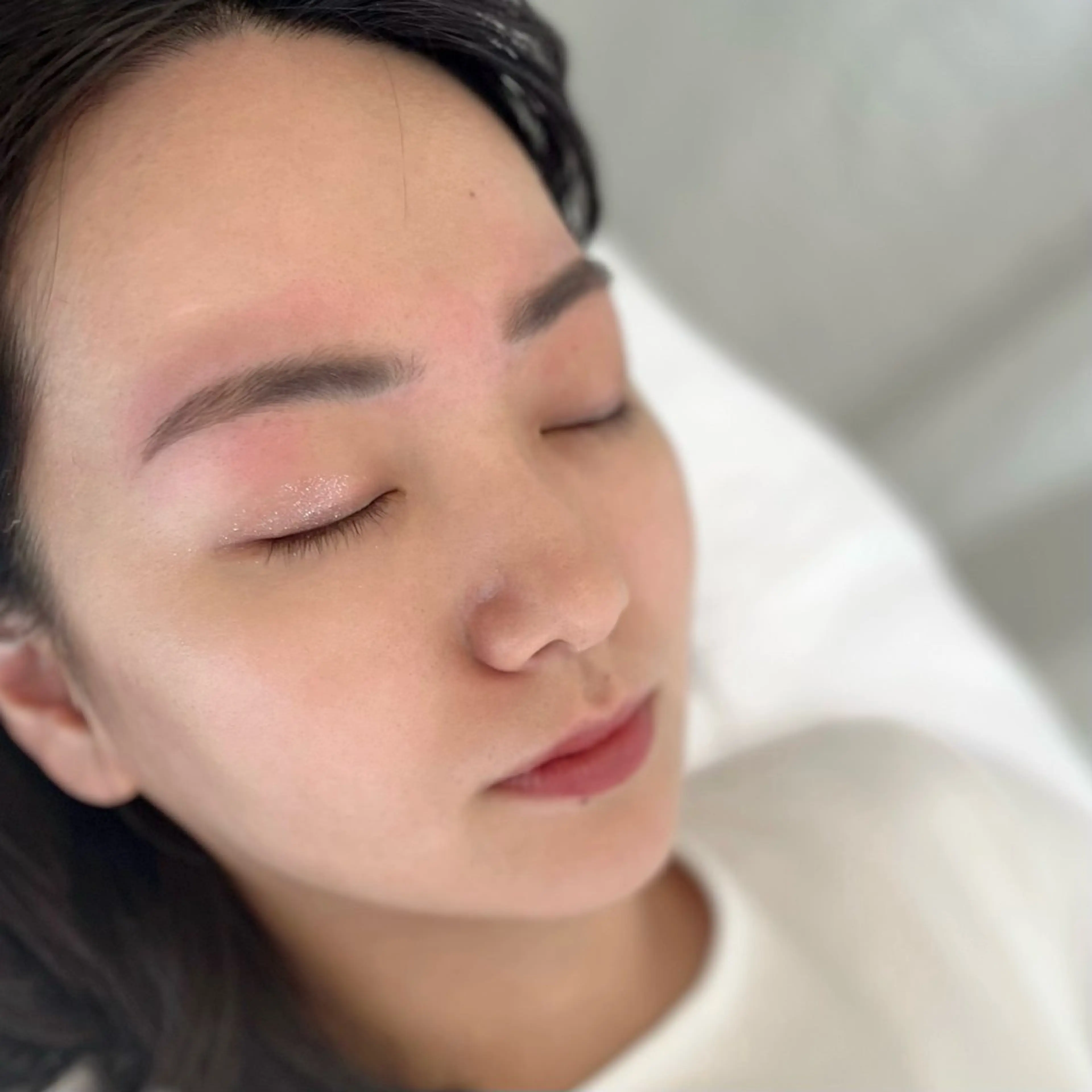 アイブロウ ulu 眉毛ハーブ毛穴肌改善の眉毛・アイブロウイメージ