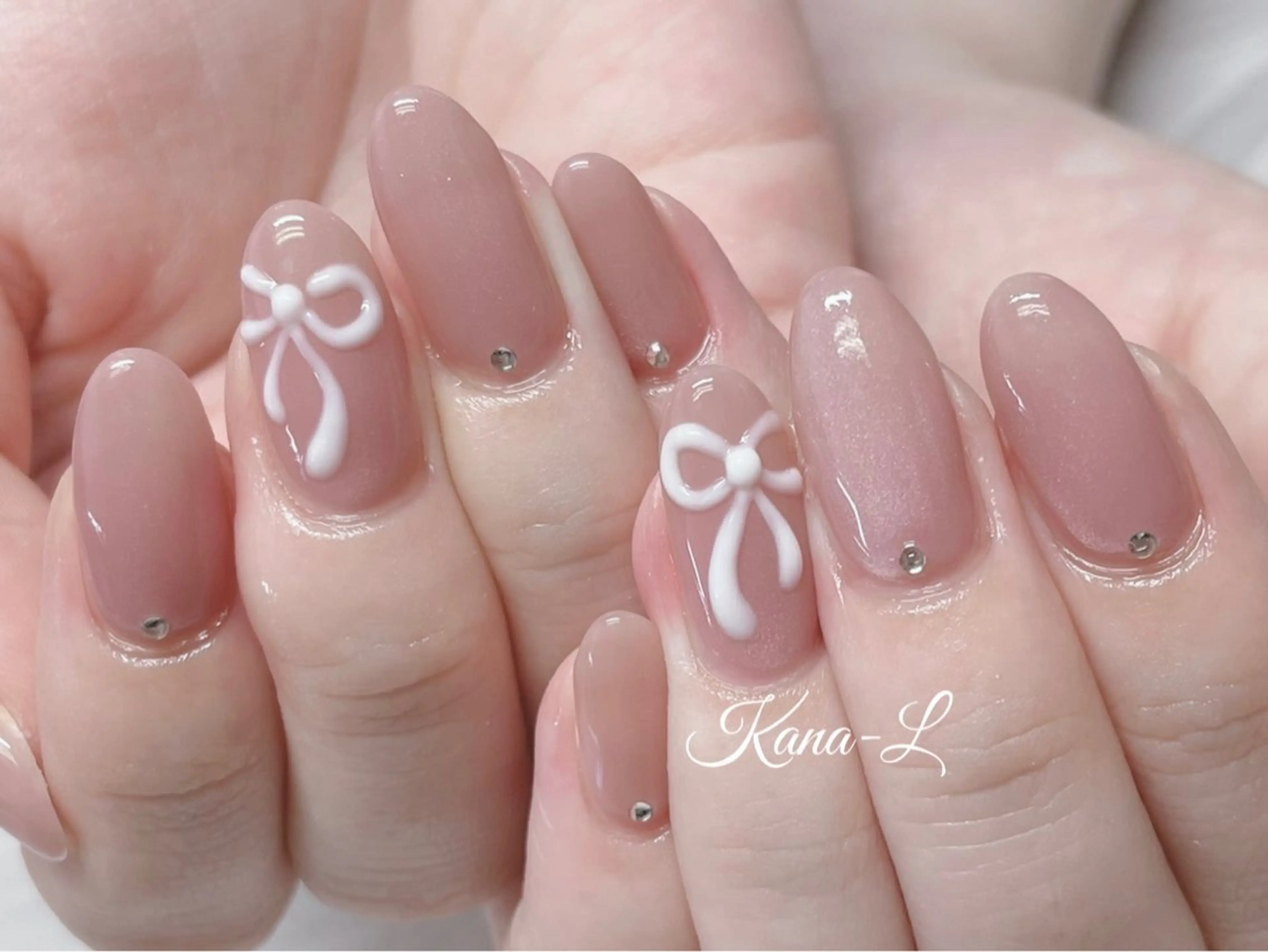 ネイル ジェルネイル パラジェル ぷっくりネイル リボン 芦辺 香奈のネイルデザイン