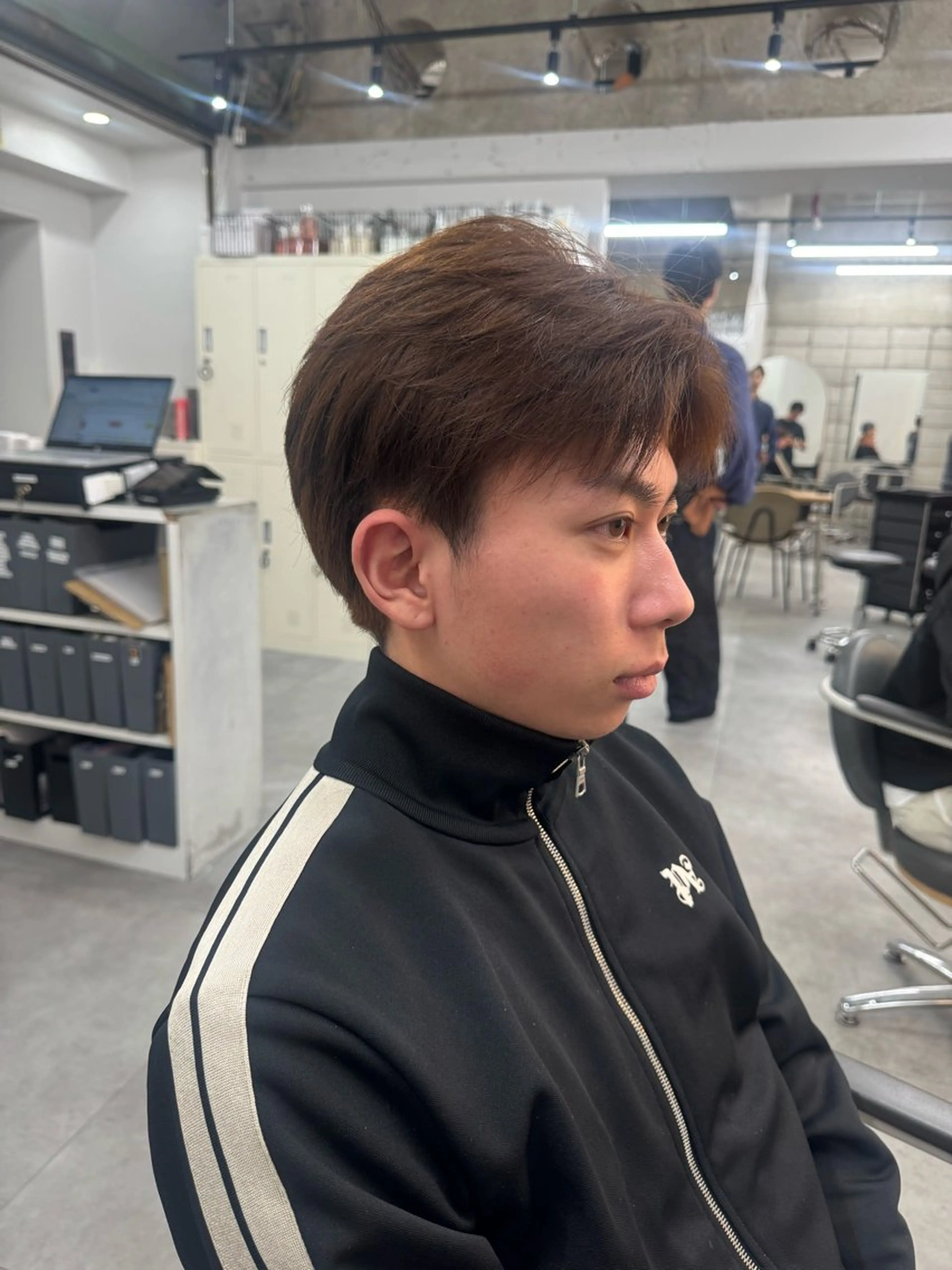 ショート カラー メンズ ヘアカラー カタオカ ケンジのヘアスタイル