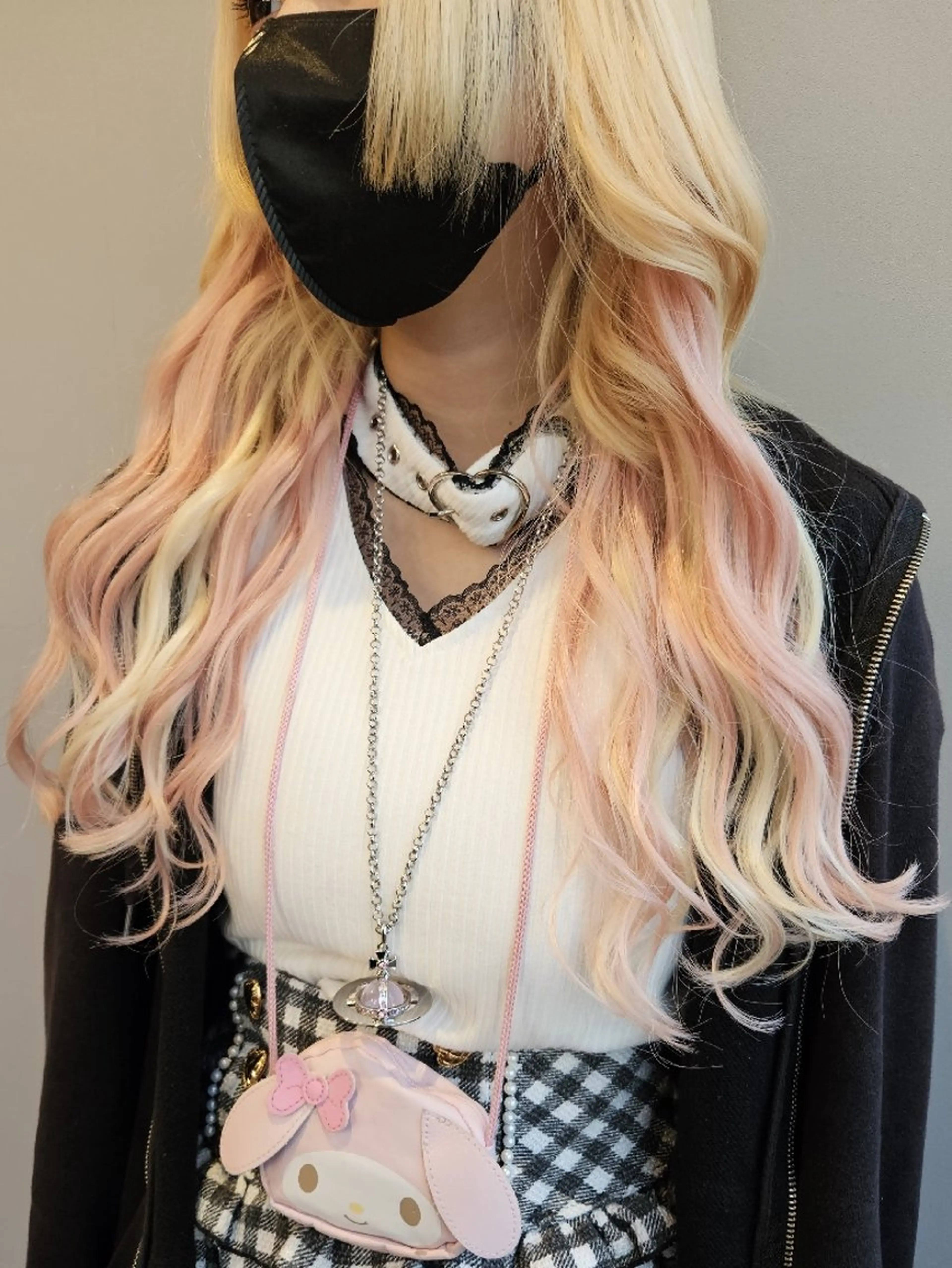 【極上品質シールエクステ60本】《ミディアム→ロング腰の長さ,エクステカット付き,巻き仕上げ付き,地毛カット＋2200》の写真