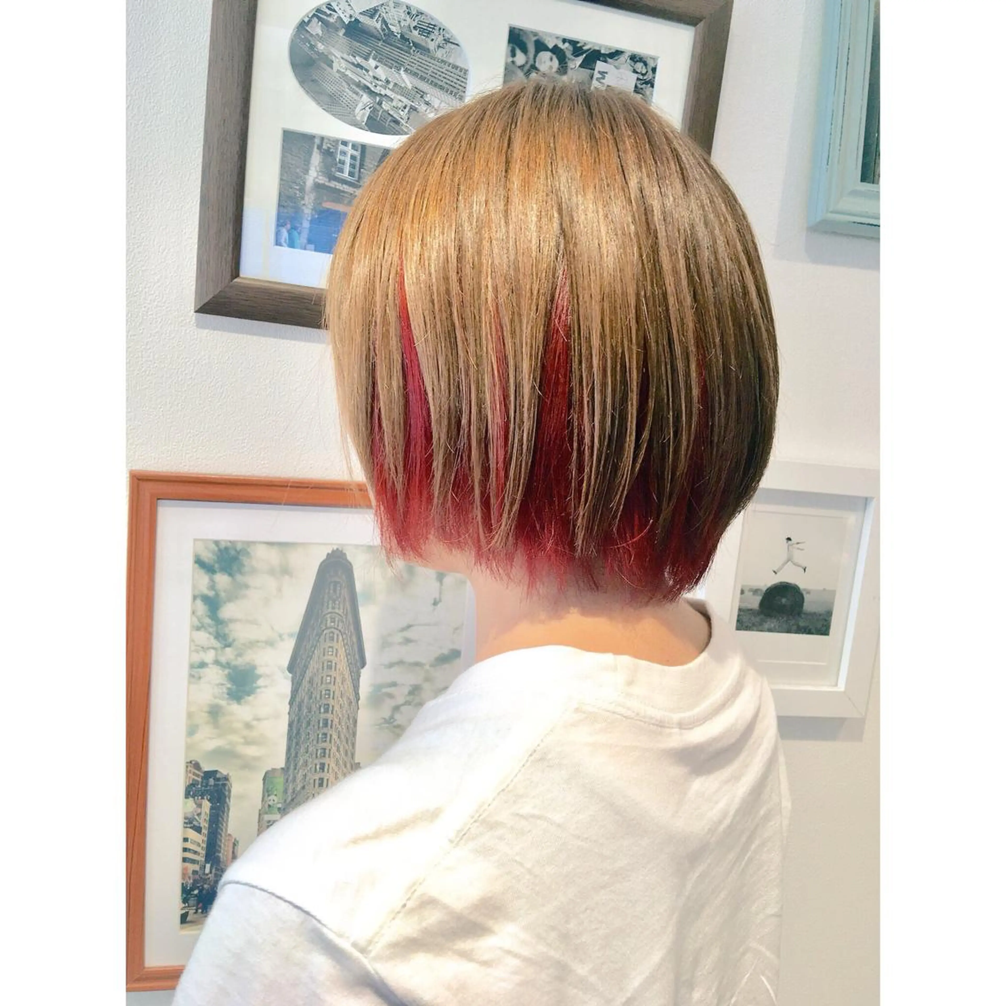 ショート カラー ヘアアレンジ ベージュカラー ハイトーンカラー ハイトーンベージュ レッドカラー Lauburu  bat.hair渋谷2号店所属・. YUIのヘアスタイル