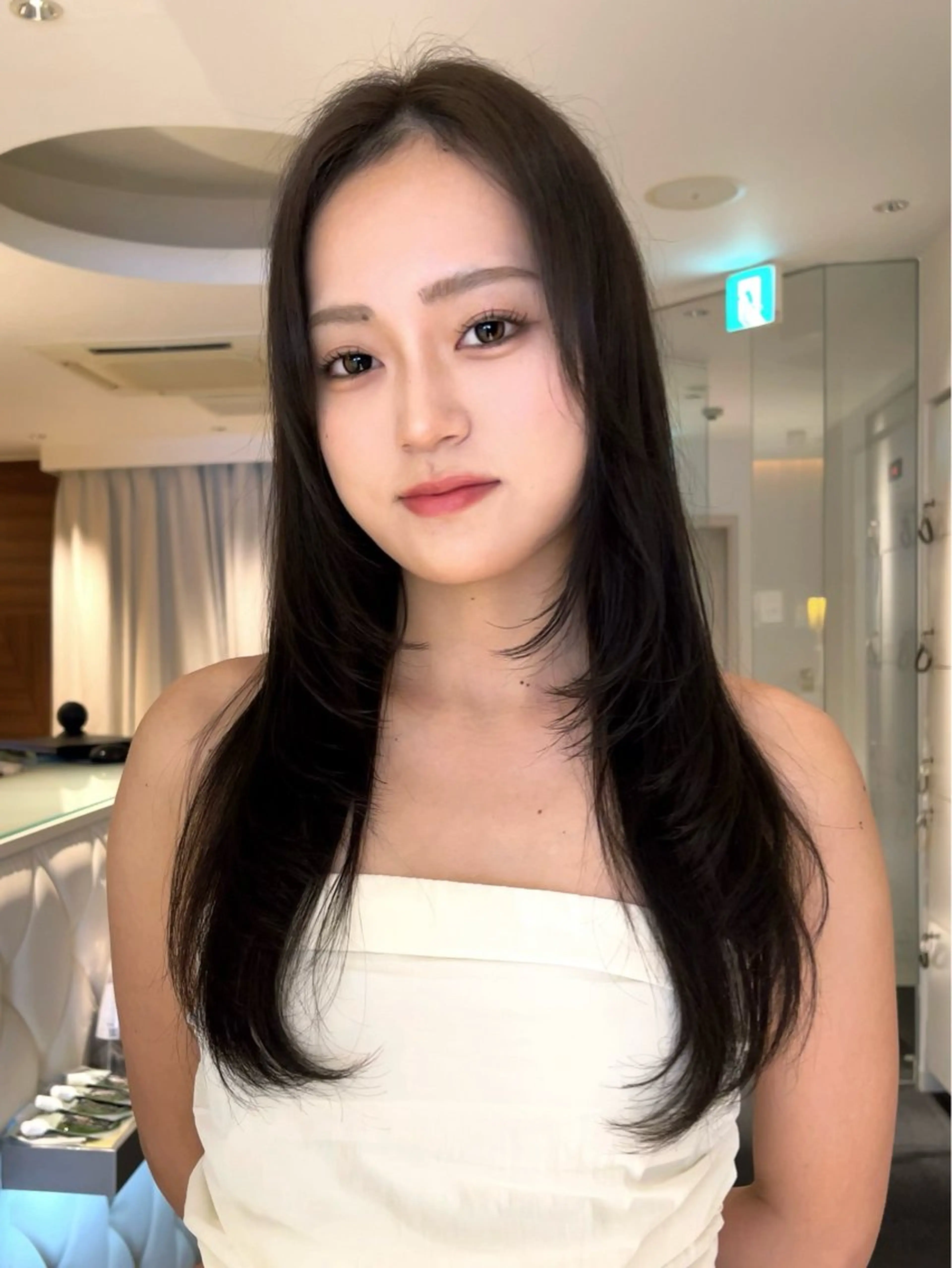 ロング モデル募集/カレン /レイヤーカットのヘアスタイル