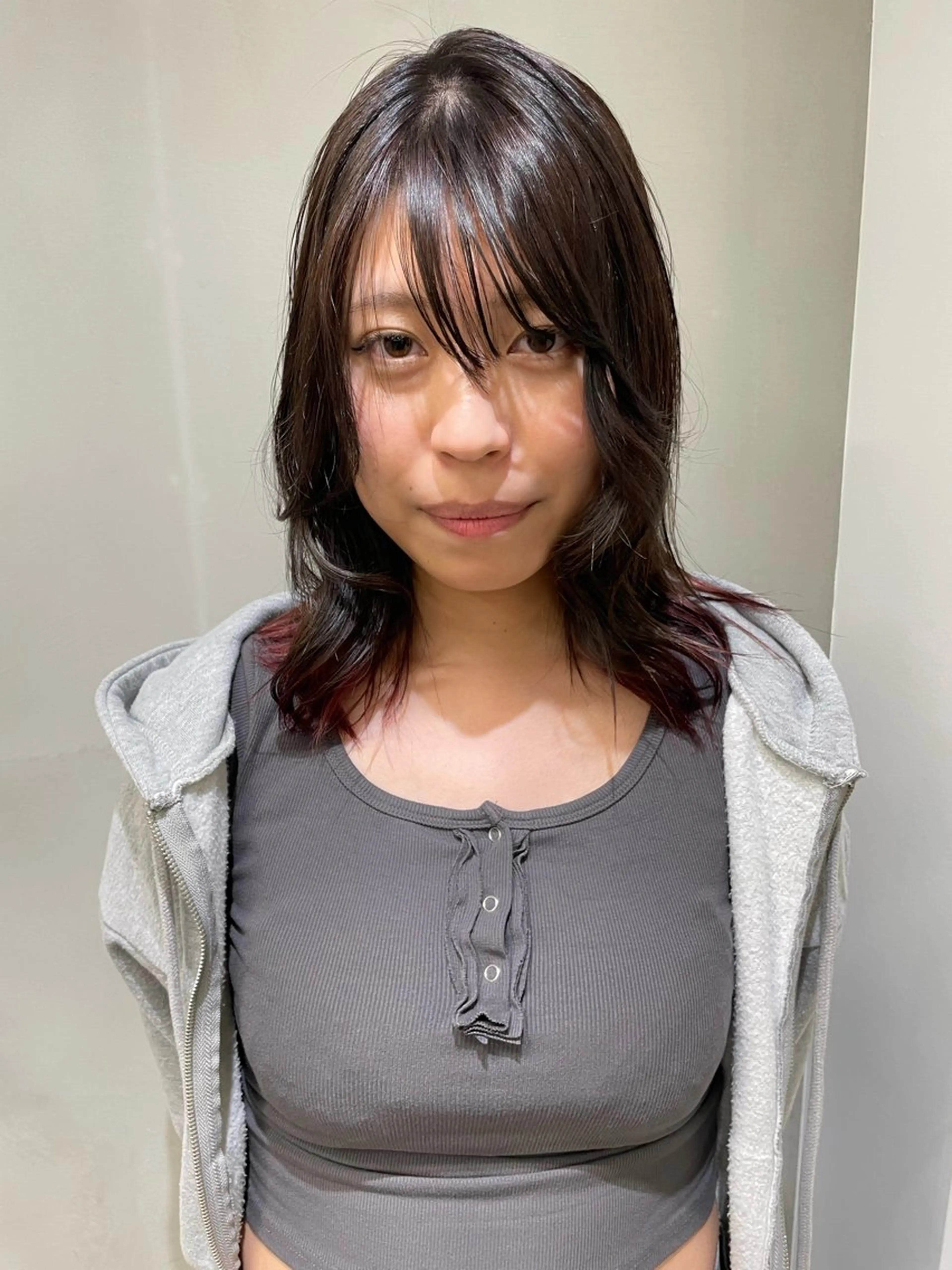 ミディアム カラー 金尾 凜のヘアスタイル