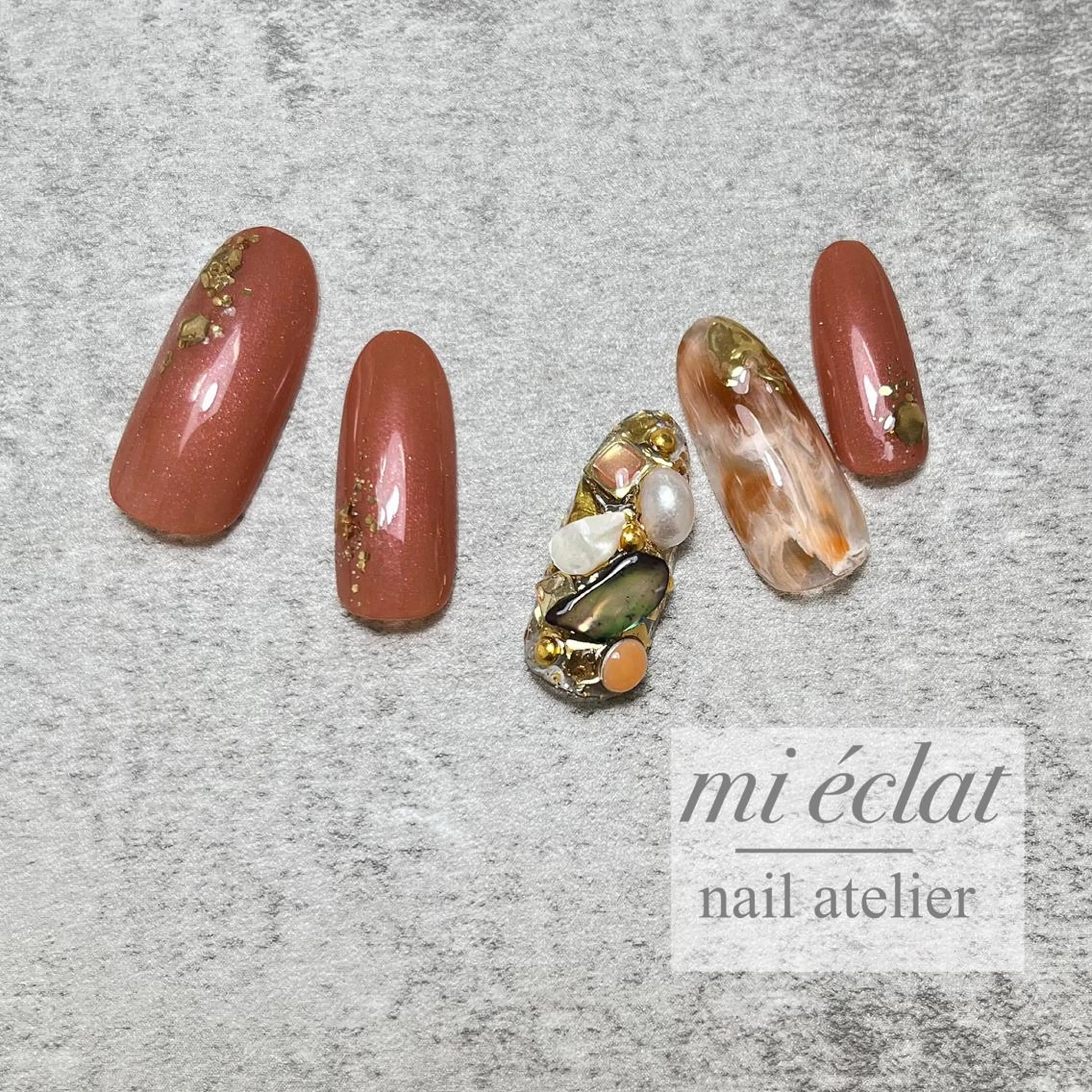 ミディアム ネイル クリスマス アートネイル ボルドー ブラウン フレンチネイル mi éclat ミ　エクラのネイルデザイン