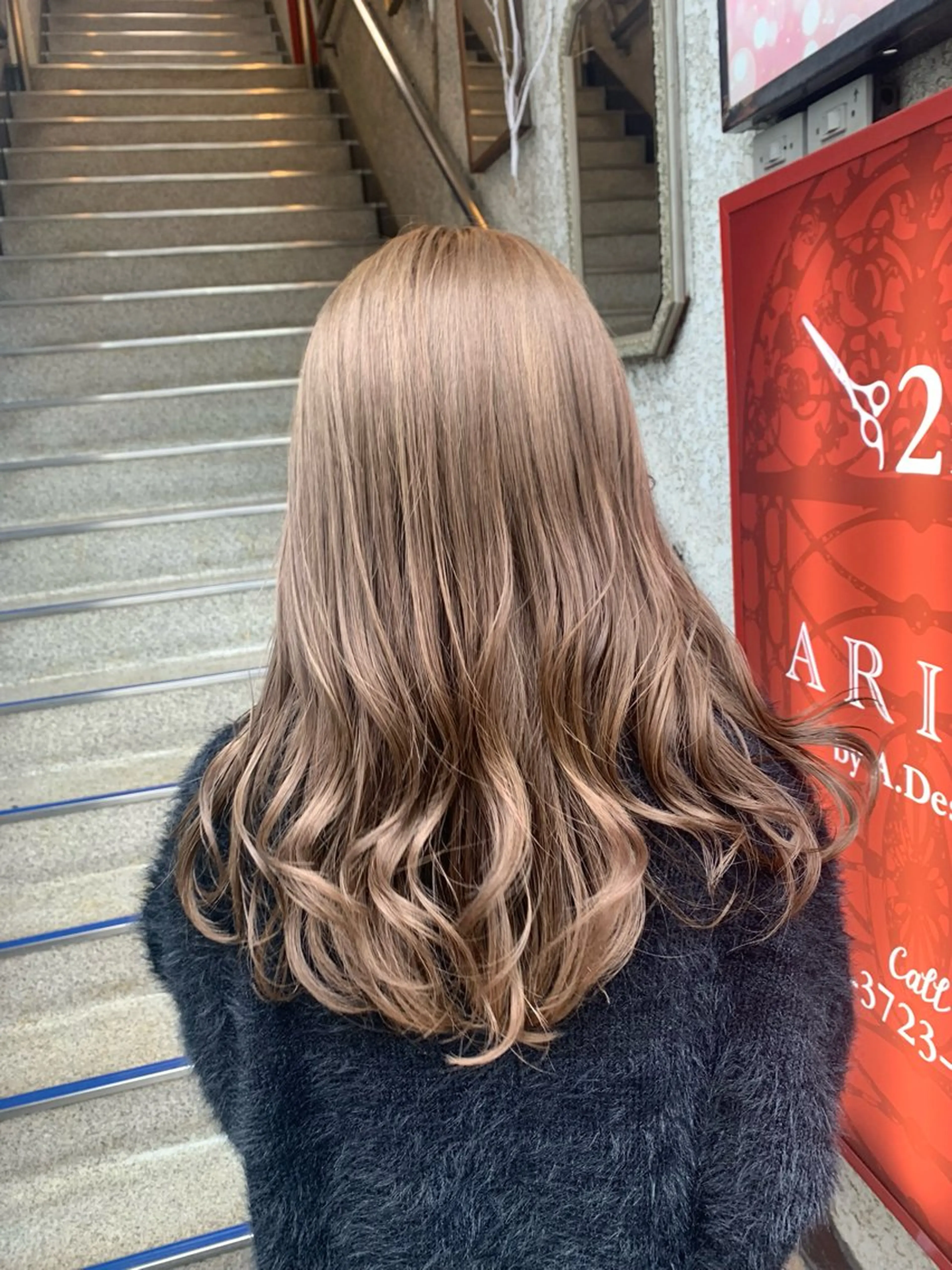 ロング ヘアカラー 小林 千紗のヘアスタイル