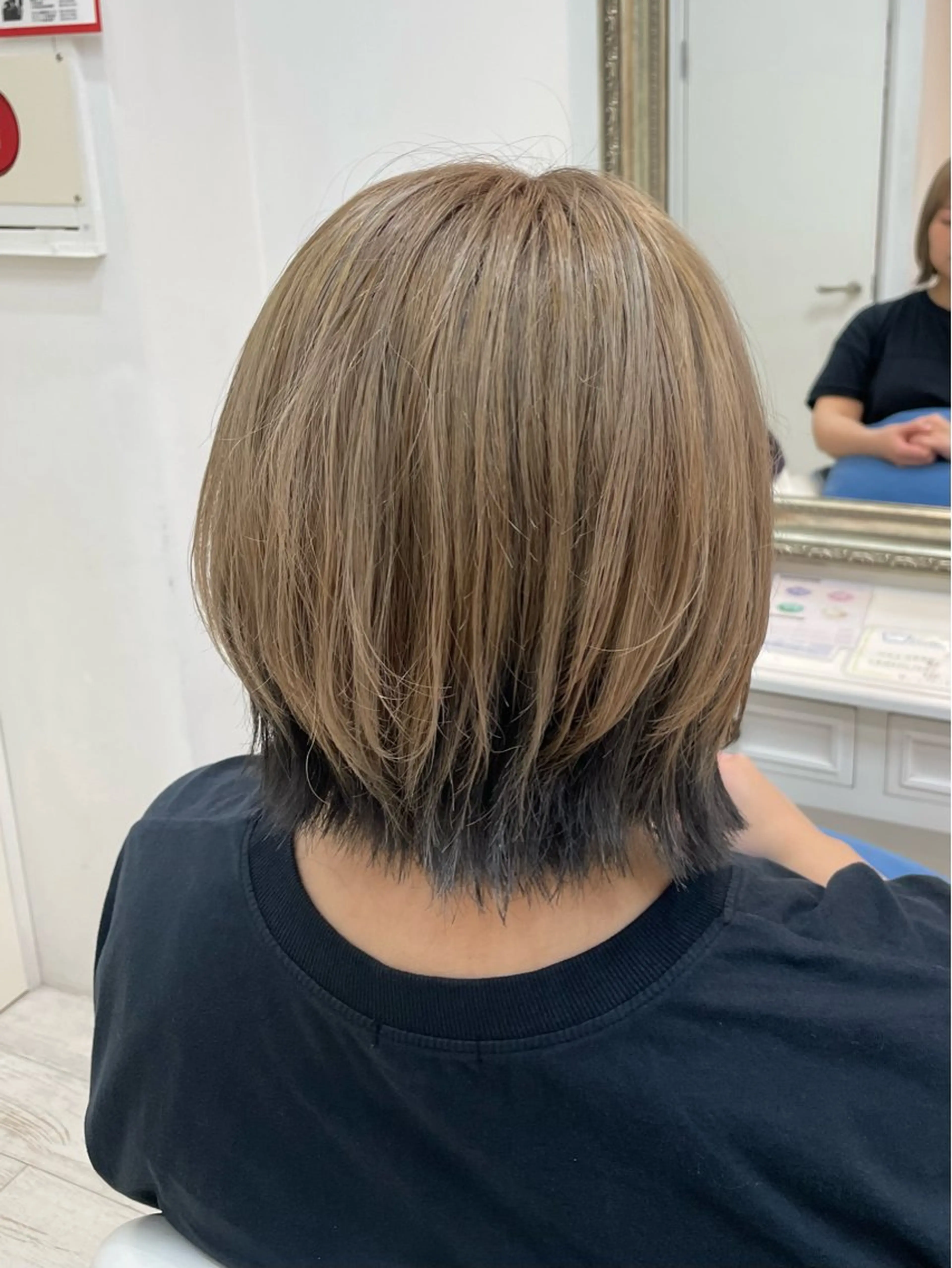 ショート ヘアカラー 新籾 尚哉のヘアスタイル