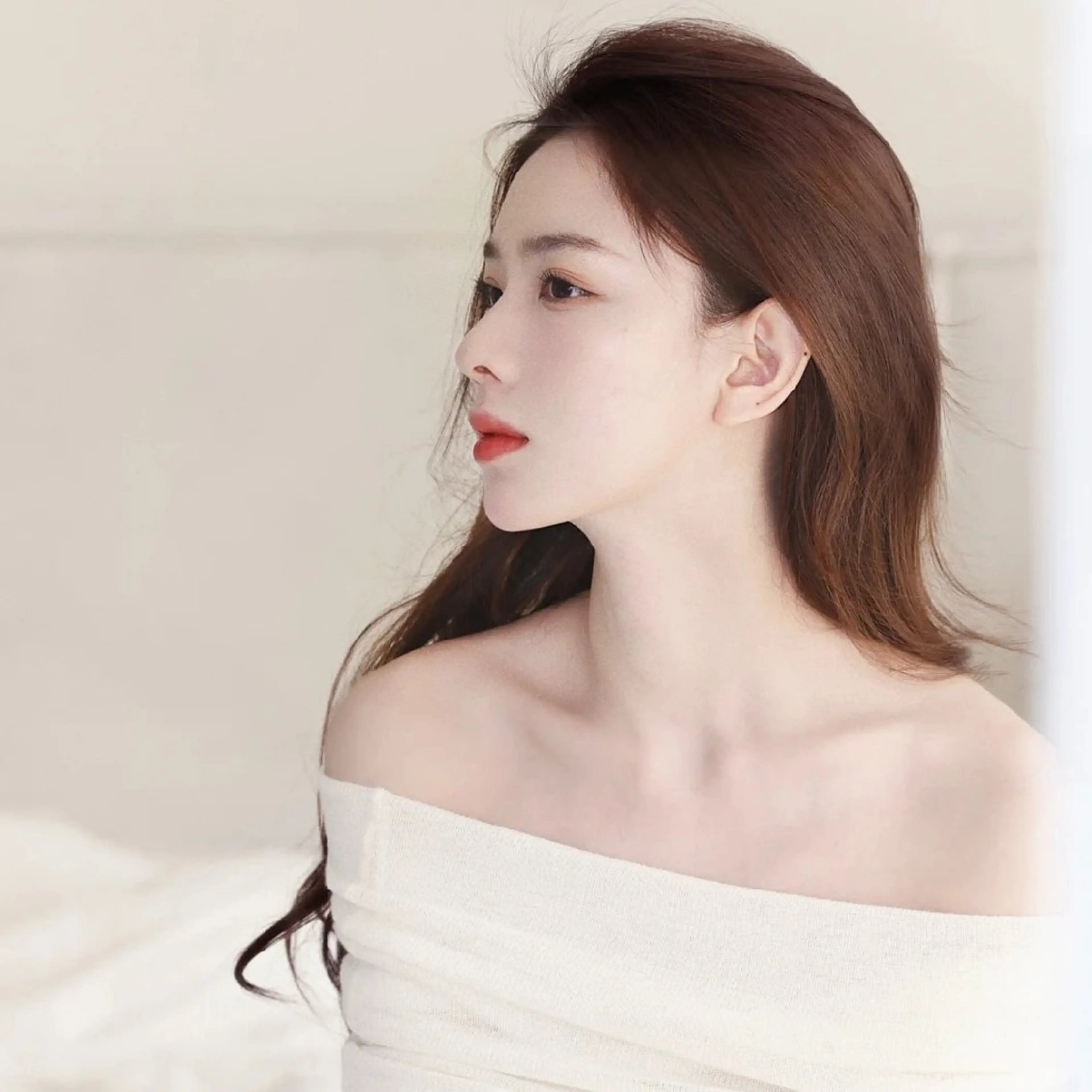 ネイル ブライダルネイル ホワイト aliaハイフ&水光ジェットサロン所属・aliaハーブ水光店 エステティシャン募集のエステ・リラクイメージ