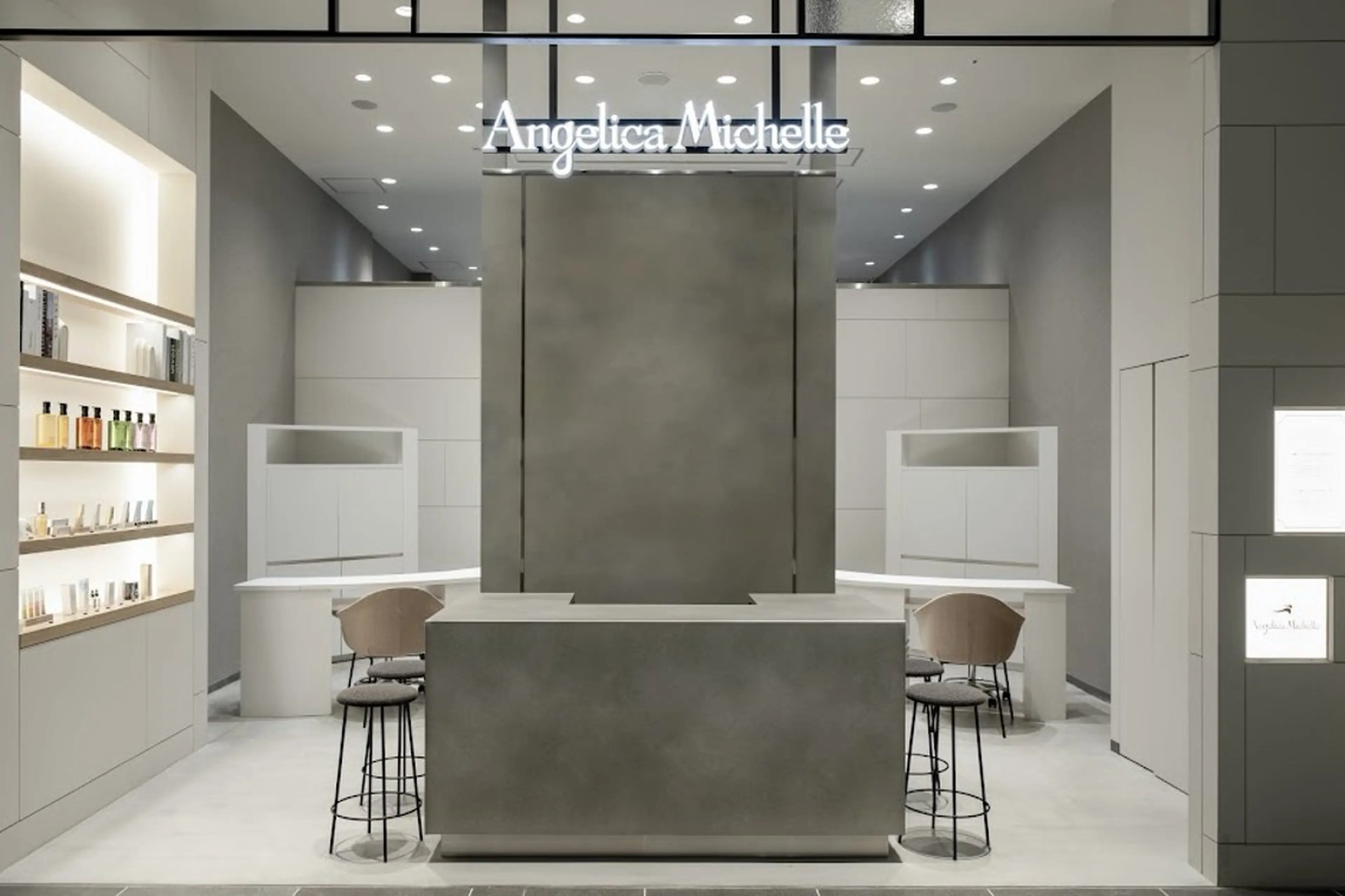 ネイル 門倉 仁香のネイルデザイン