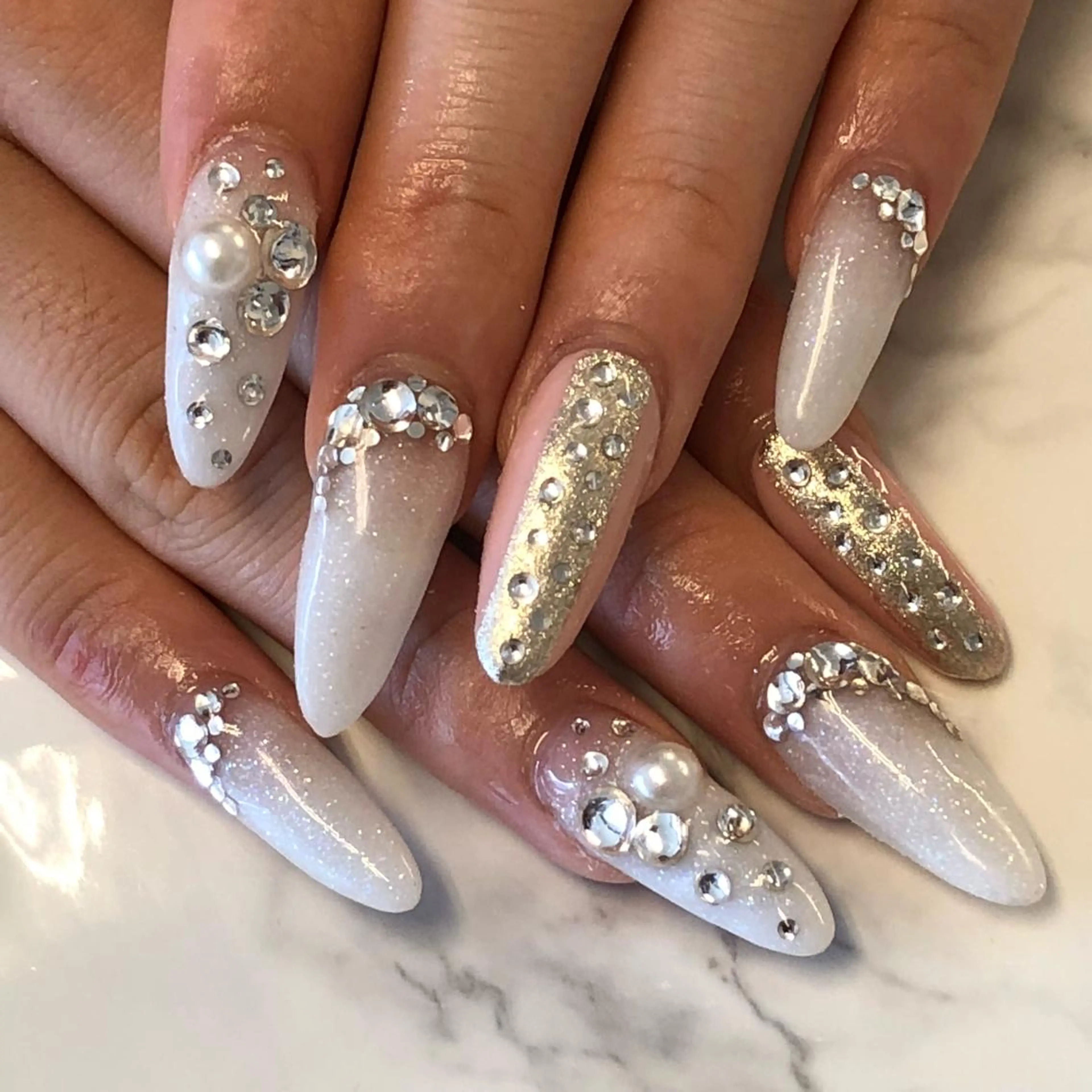 ネイル アートネイル キラキラネイル ロングネイル スカルプネイル ストーンネイル KIREIE NAILSのネイルデザイン