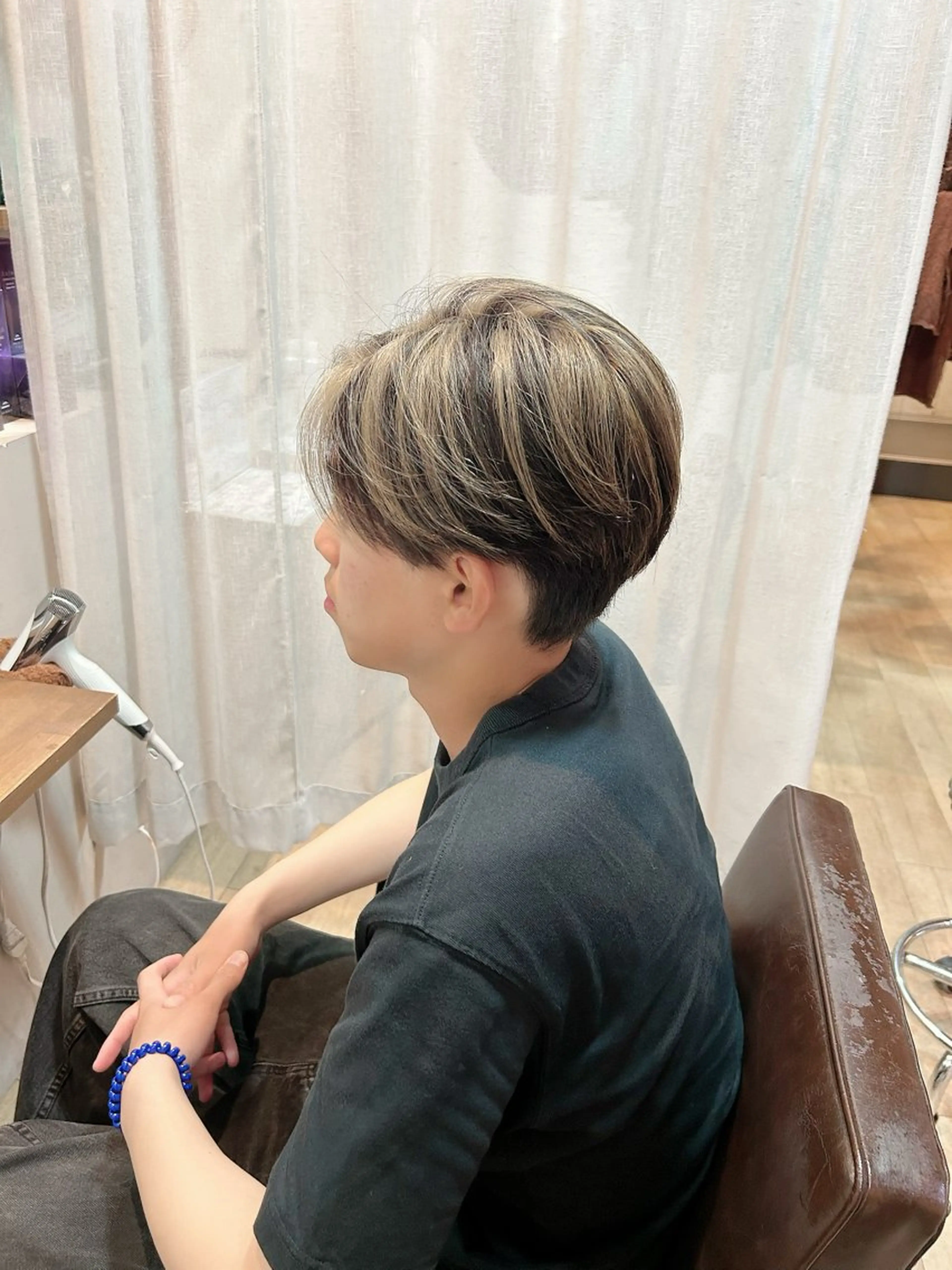 ショート カラー メンズ メンズハイライト ハイライトカラー ハイライト カット DaM itsukiのヘアスタイル