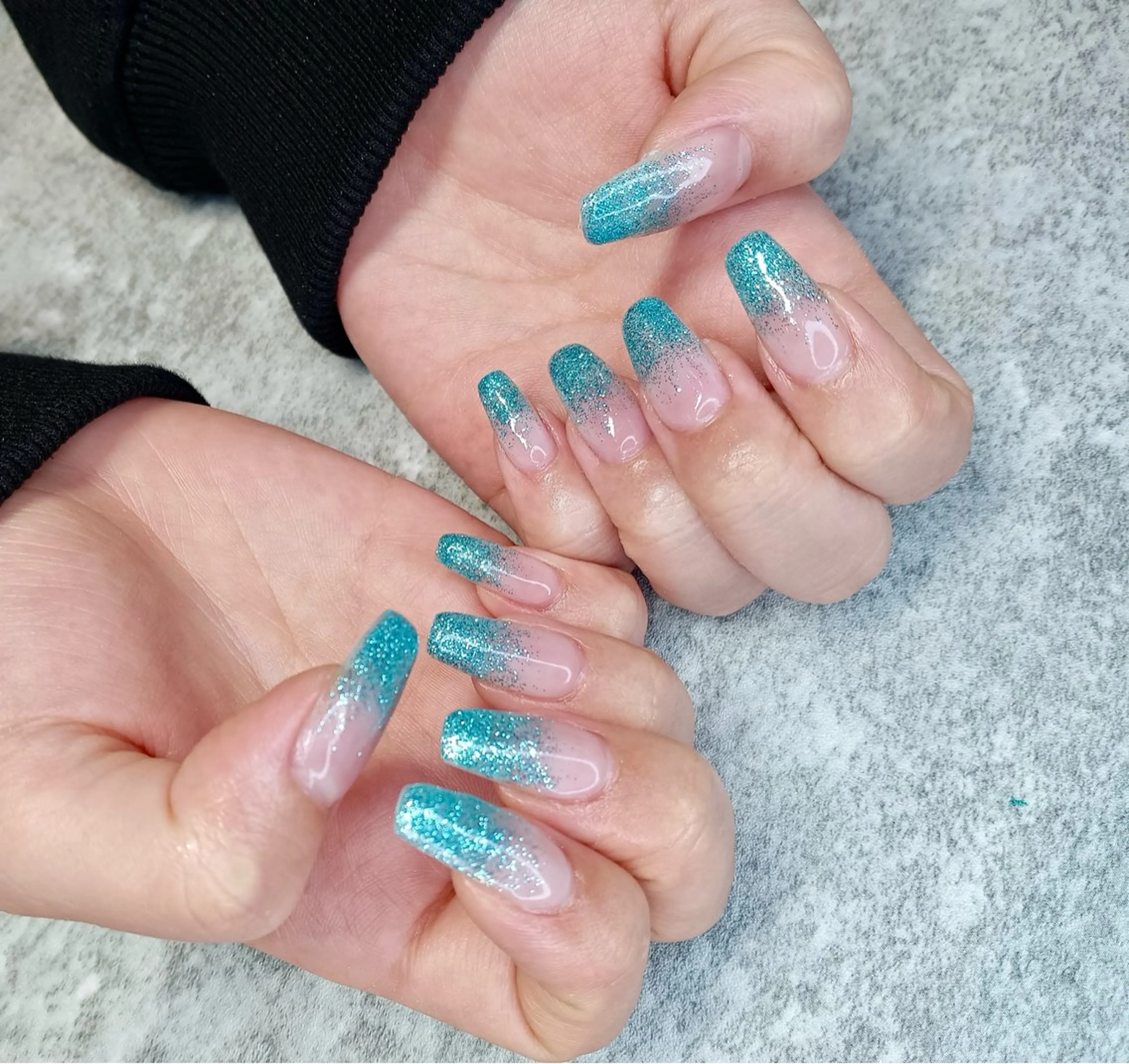 ネイル ブルー グラデーション ラメ(グリッター) ラメグラデーション nail salon INFINITY所属・nail salon INFINITYのネイルデザイン