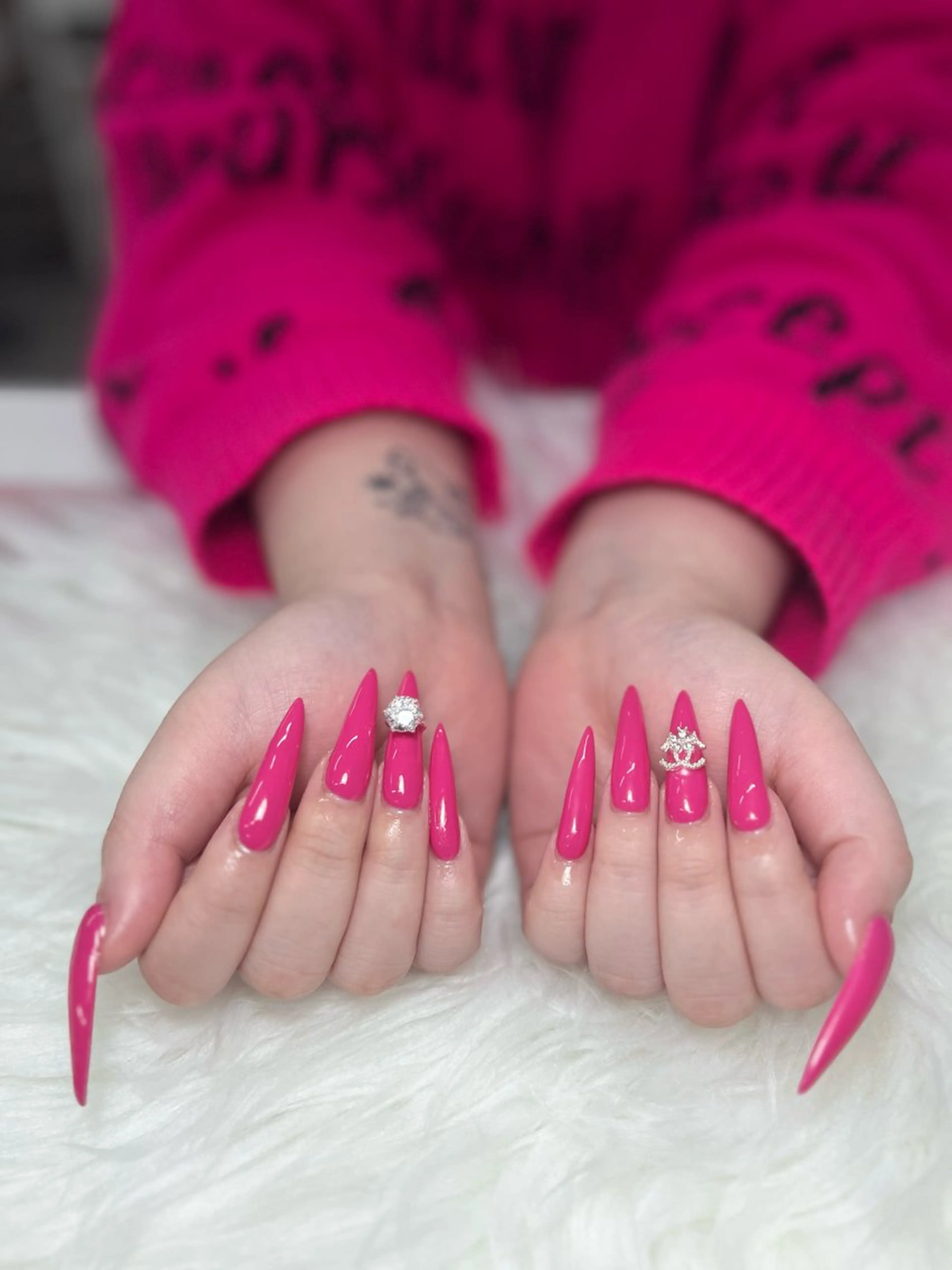 ネイル AURA NAILのネイルデザイン