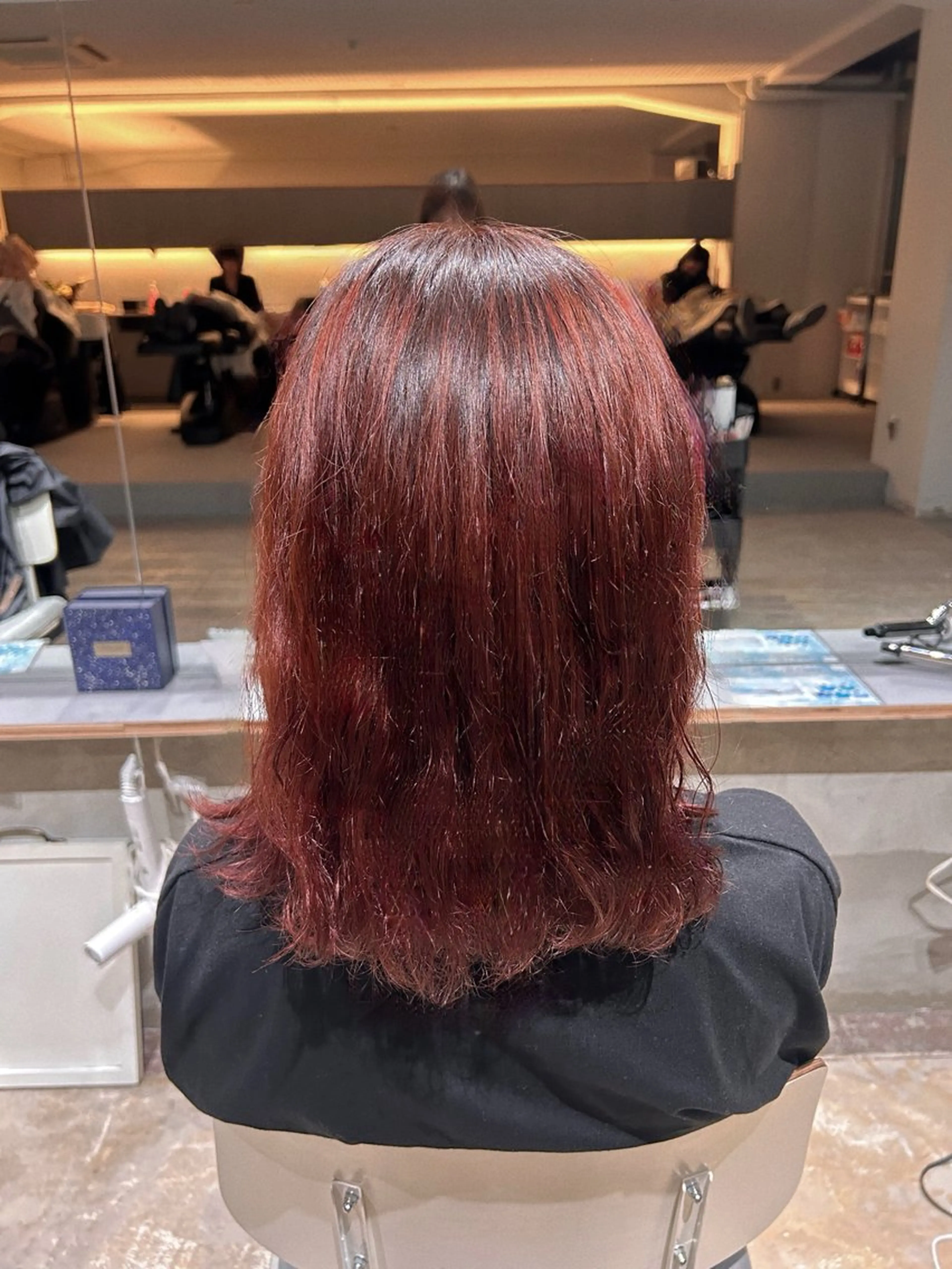 ミディアム カラー ミディアムパーマ ブリーチ ブラウンカラー オレンジ オレンジブラウン ヘアカラー 玉置 七海のヘアスタイル