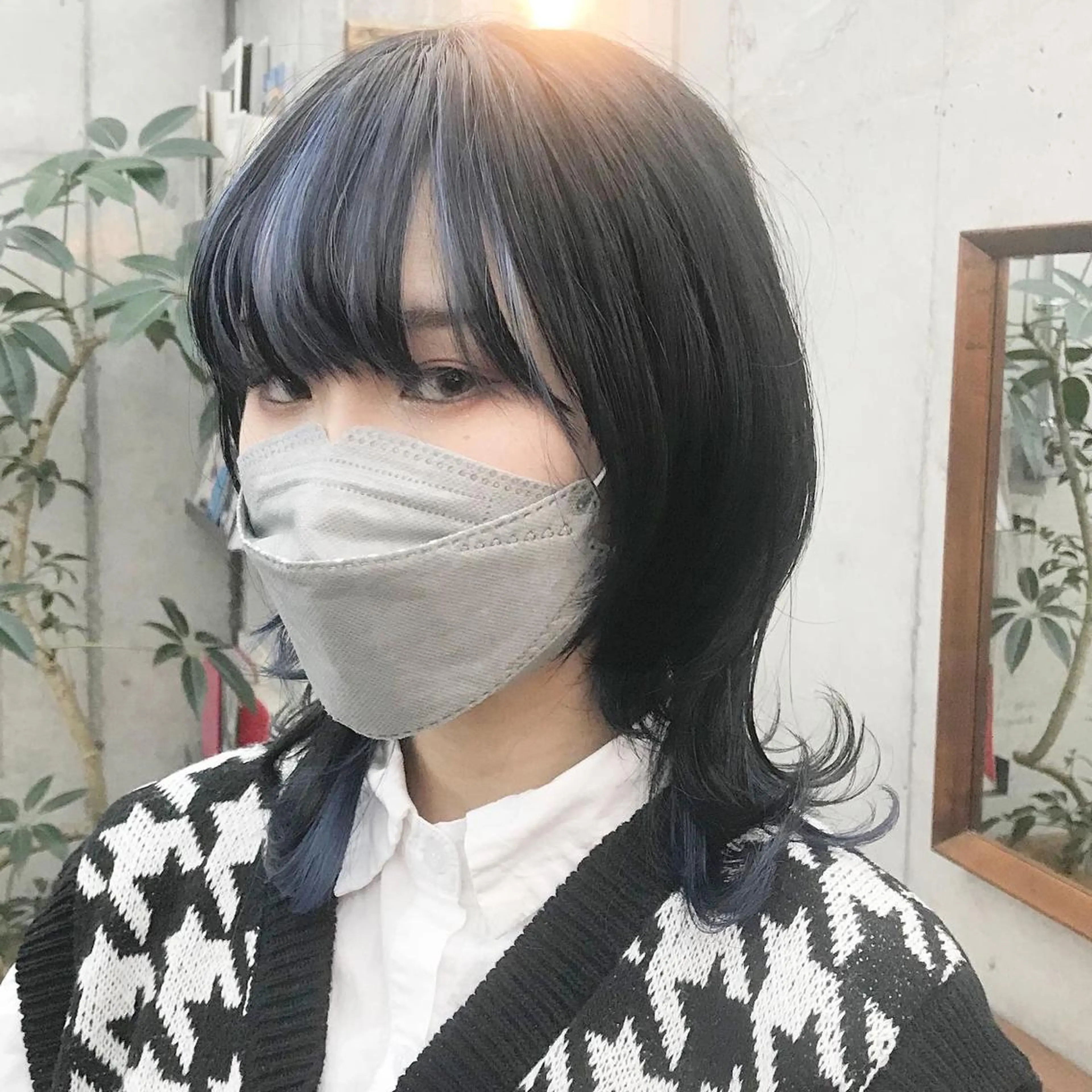 ミディアム カラー ミストバング ブリーチ ブルーカラー ケアブリーチ イルミナカラー カット ヘアカラー トリートメント ヘアセット ✂︎ウルフ・ショート ✂︎MIKUNIのヘアスタイル