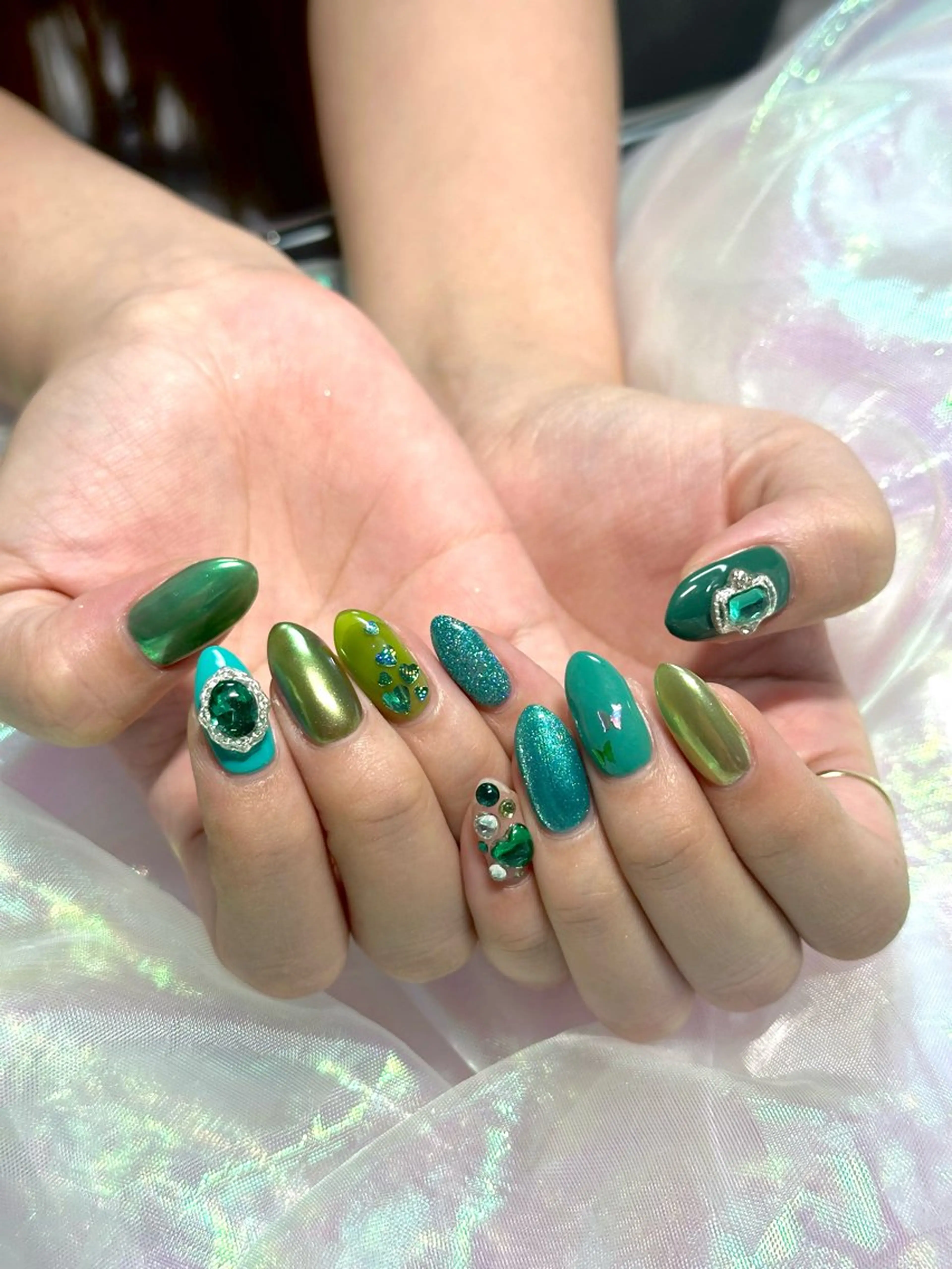 ネイル ハンドネイル OKIKA所属・【OKIKA】 らん🦖🌈🧡のマツエク・マツパデザイン