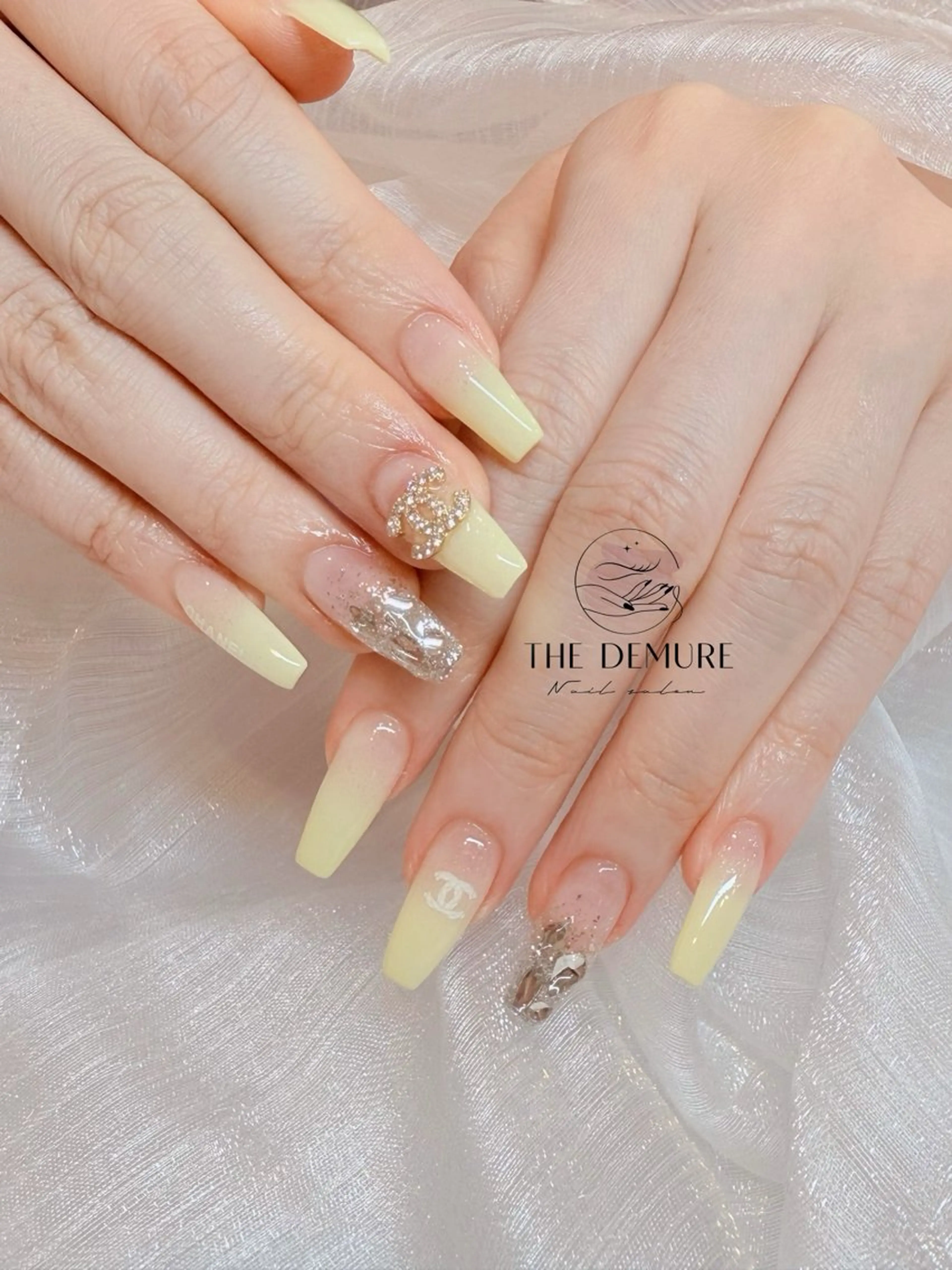 ネイル アートネイル 韓国ネイル マグネットネイル オフィスネイル スカルプネイル ハンドネイル ハンドケア NailDemure 【銀座店】のネイルデザイン