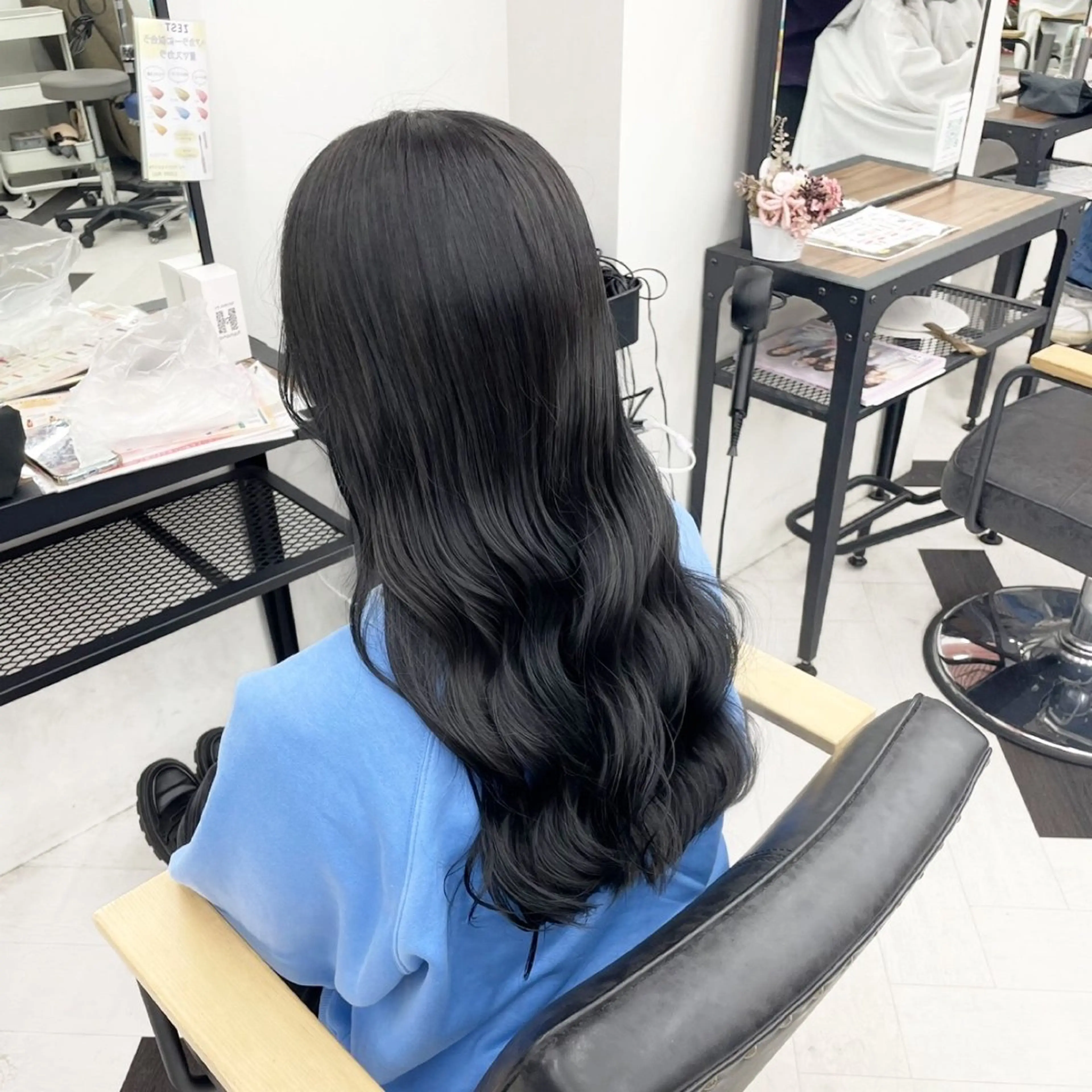 セミロング カラー パーマ ヘアアレンジ メンズ 黒髪 ブルーカラー ブルーブラック トリートメント mona/ ストレートスタイル✨のヘアスタイル