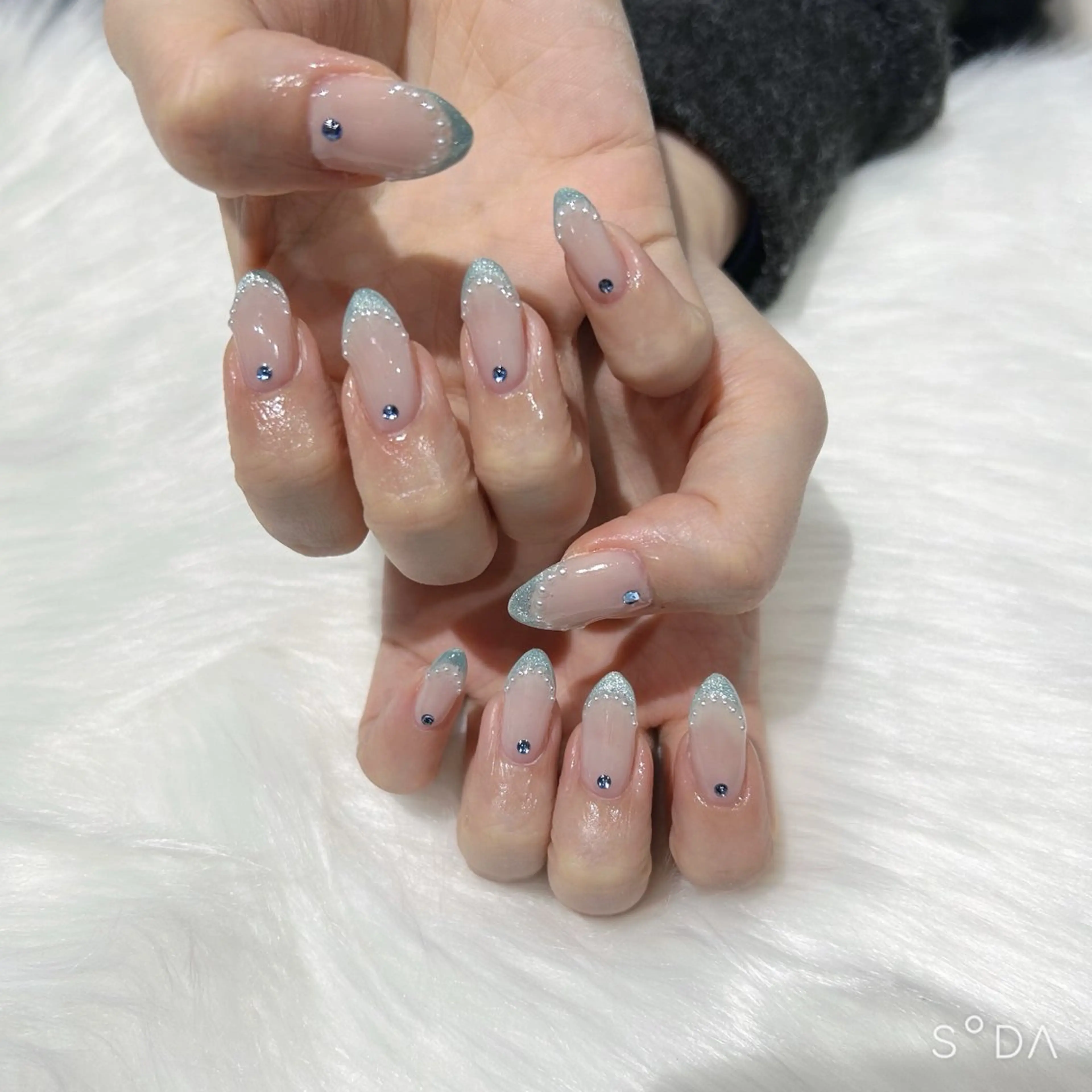 ネイル ブルー フレンチネイル ガーリー マグネットネイル マグネットフレンチ ハンドネイル ぷりゅねる 心斎橋のネイルデザイン