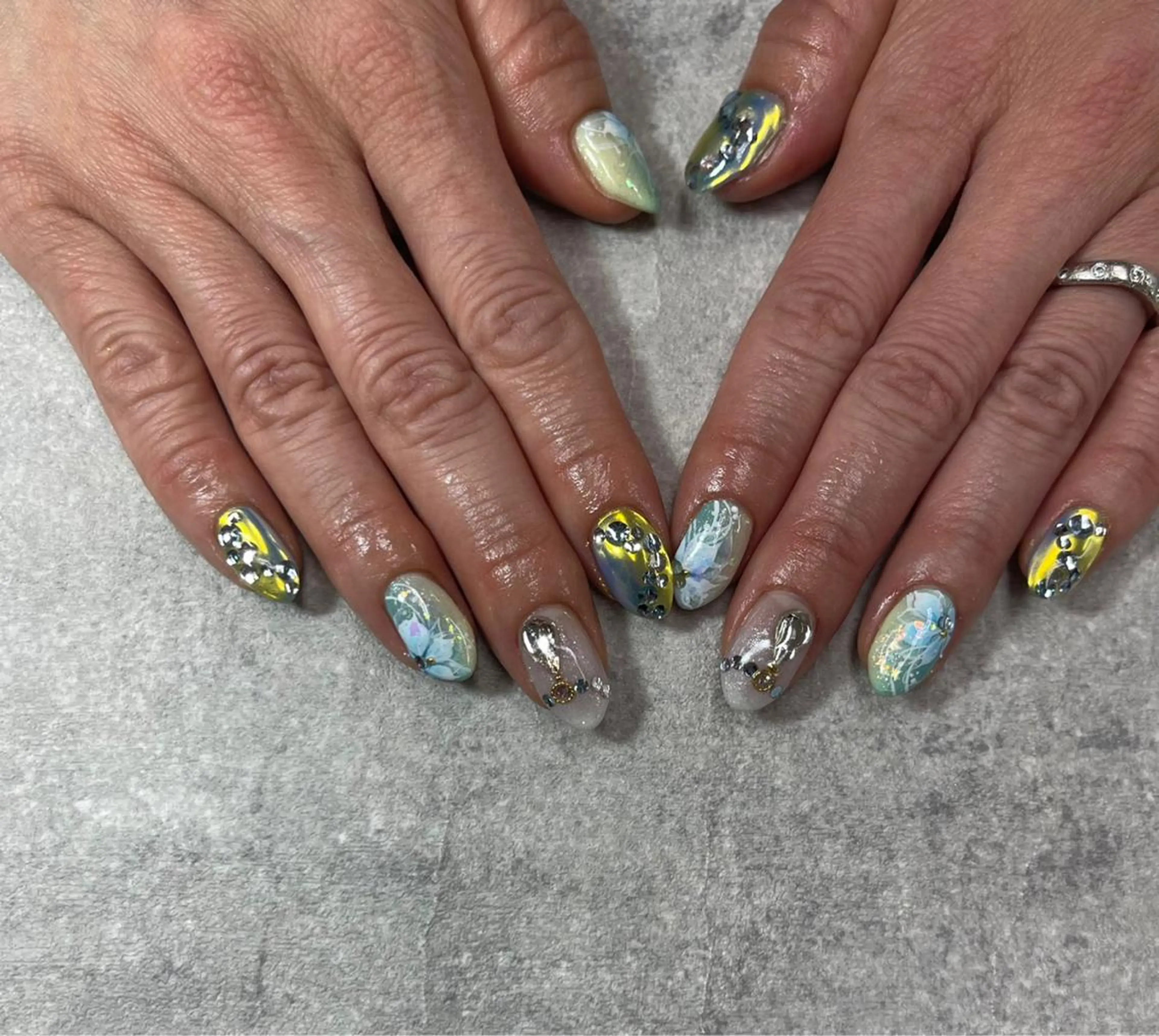 ネイル アートネイル フラワーネイル フレンチネイル ジェルネイル ガラスフレンチ ハンドネイル ハンドケア FASTNAIL PLUS 新宿店のネイルデザイン