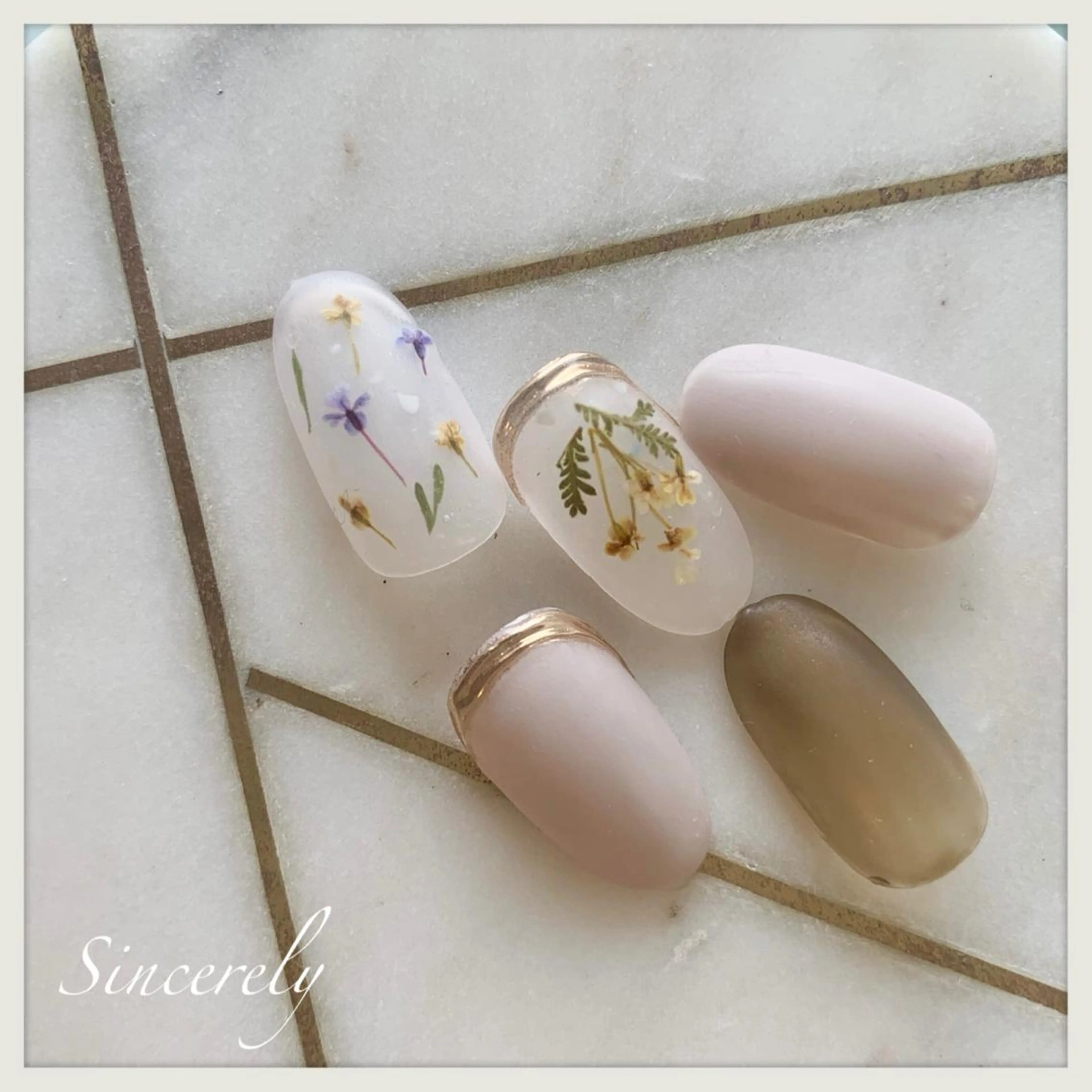 ネイル Sincerely ☺︎のネイルデザイン