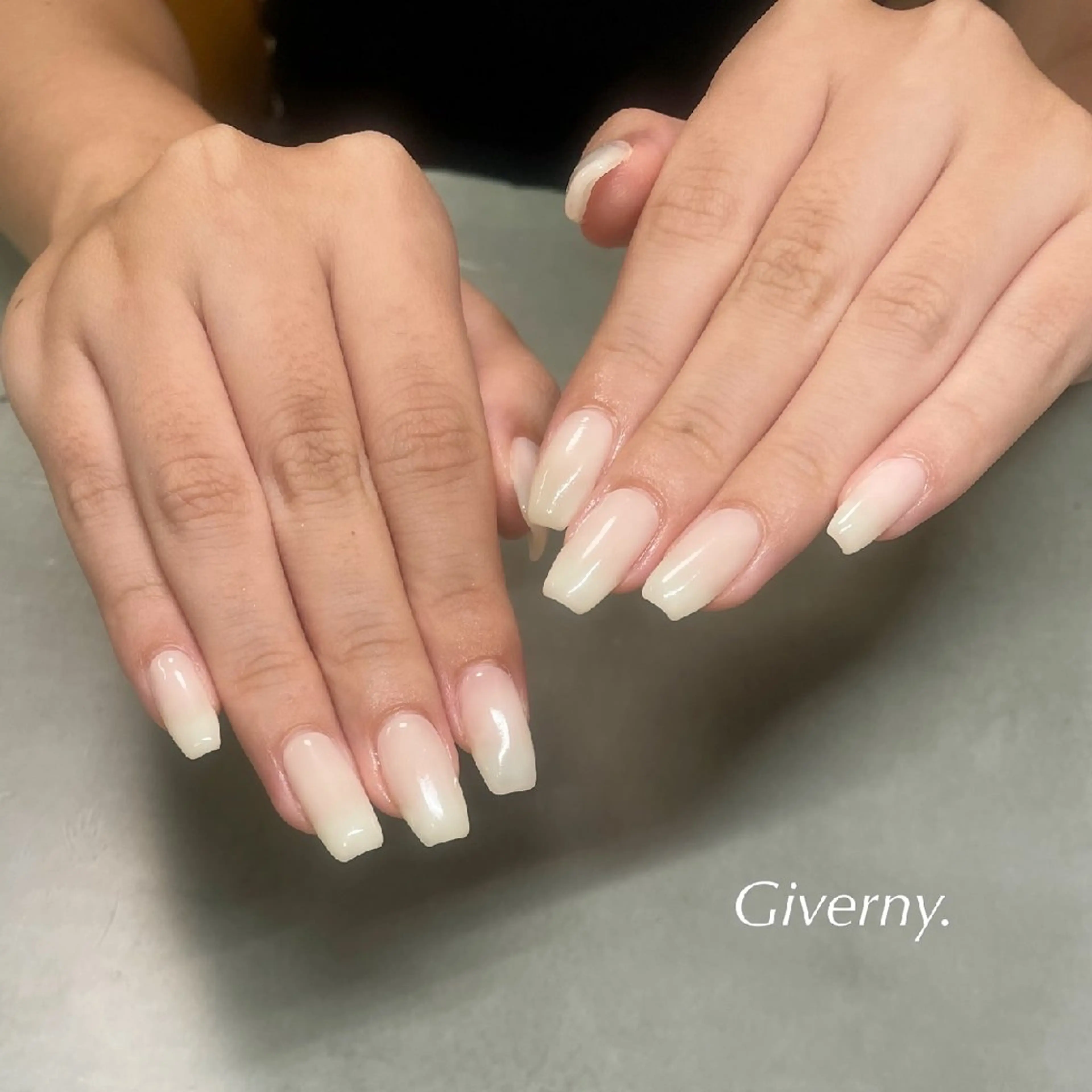 ネイル ワンカラーネイル シンプルネイル ハンドネイル Giverny .のネイルデザイン