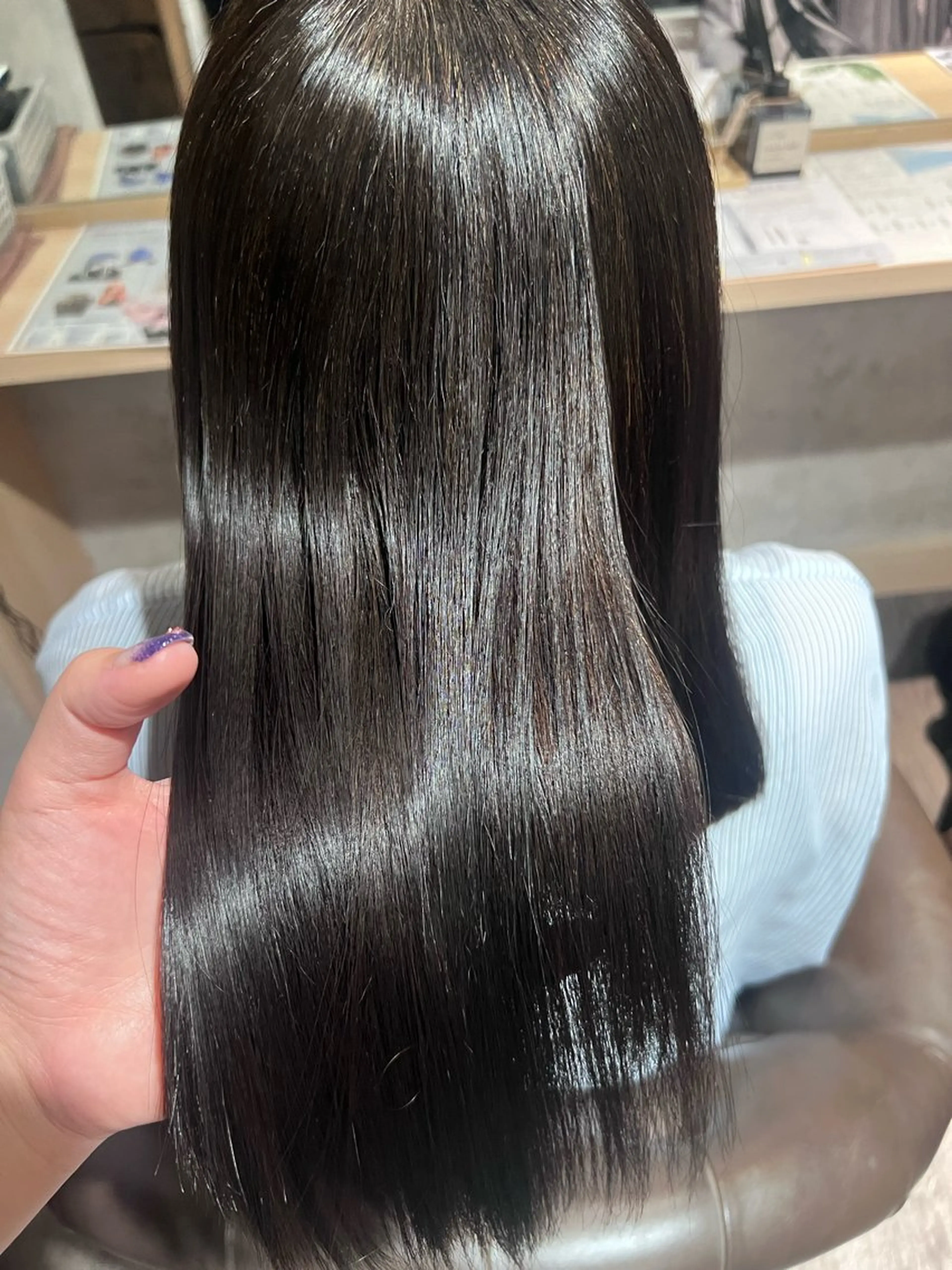 セミロング 縮毛矯正 ⚡️ エマ🥑のヘアスタイル