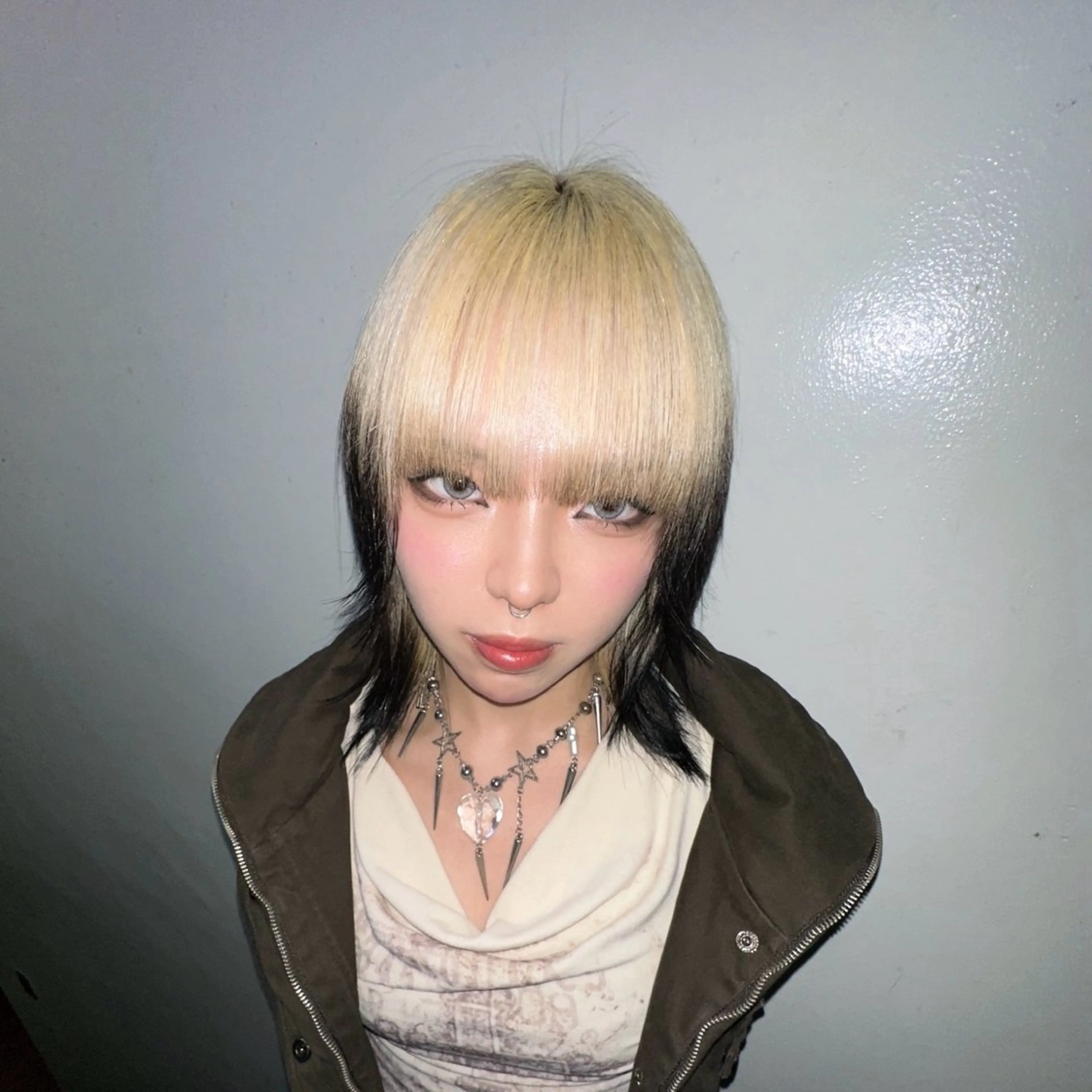 ミディアム ハイトーン/ウルフ /エクステ/ましろのヘアスタイル