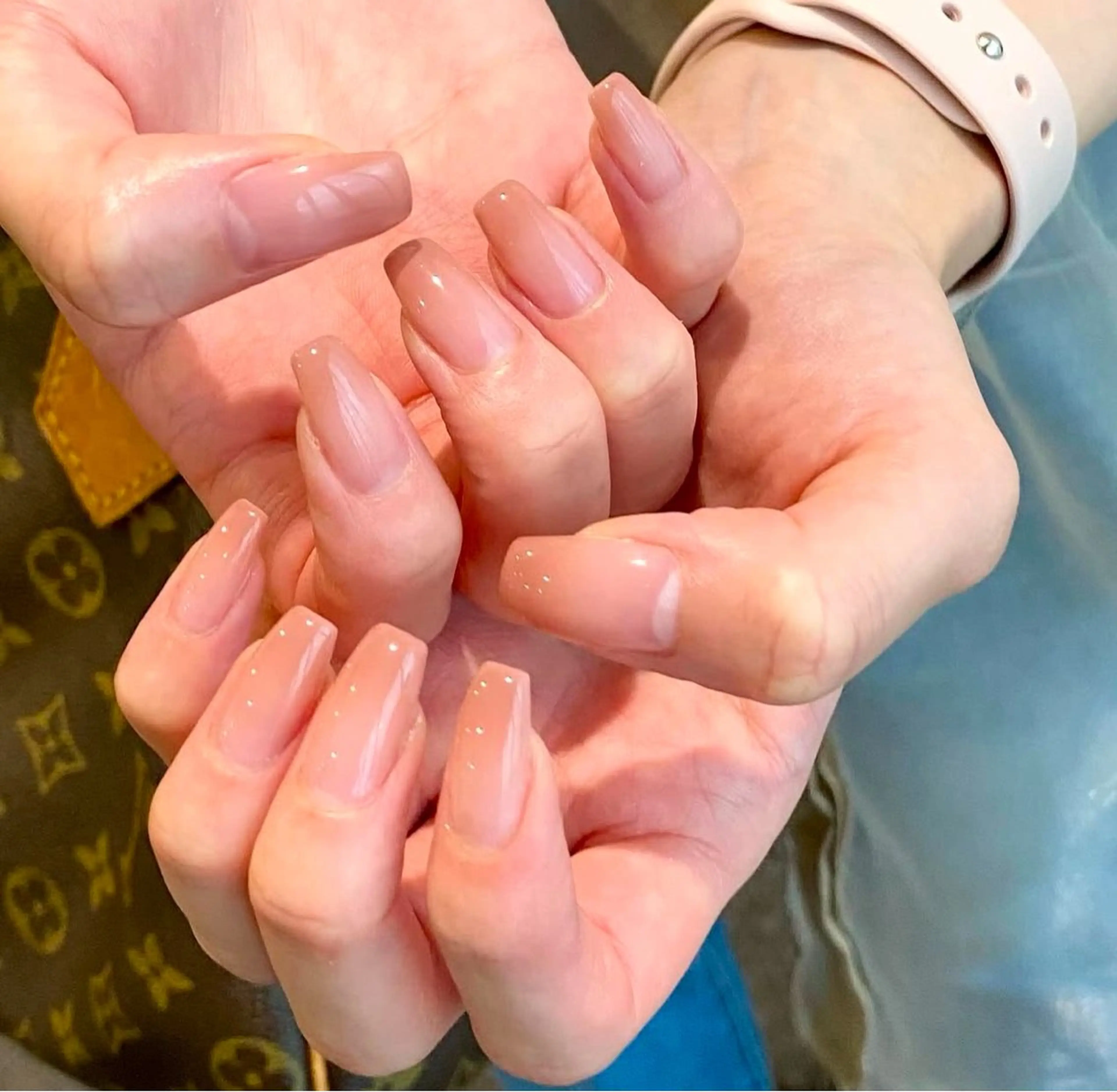 ネイル フレンチネイル グラデーション キラキラネイル 韓国ネイル マグネットネイル ハンドネイル 🎀🎀YooLi Nail Salonのネイルデザイン