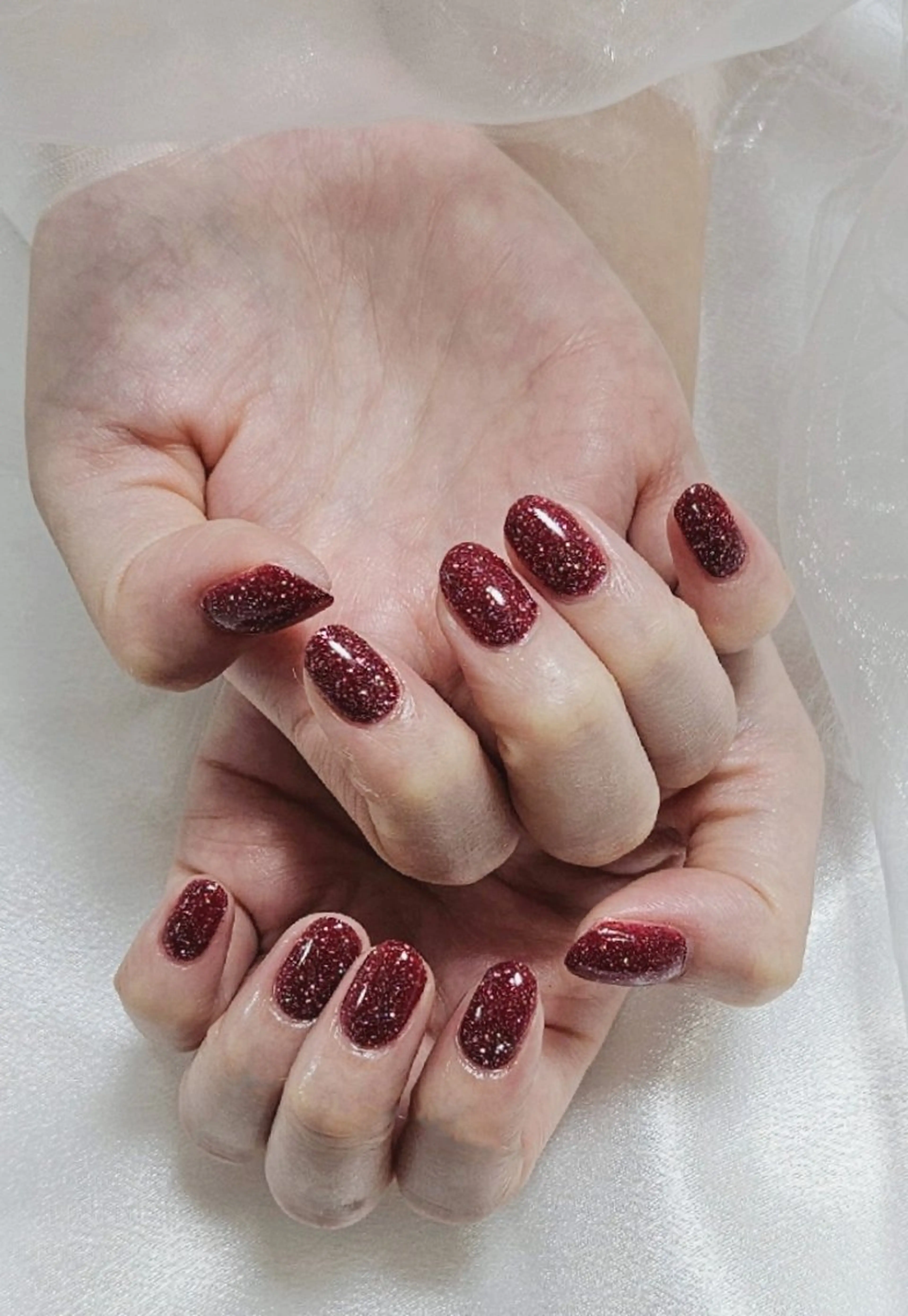 ネイル ボルドー フラッシュネイル キラキラネイル ハンドネイル WALNUT eyebrow&nail所属・WALNUT くるみの眉毛・アイブロウイメージ