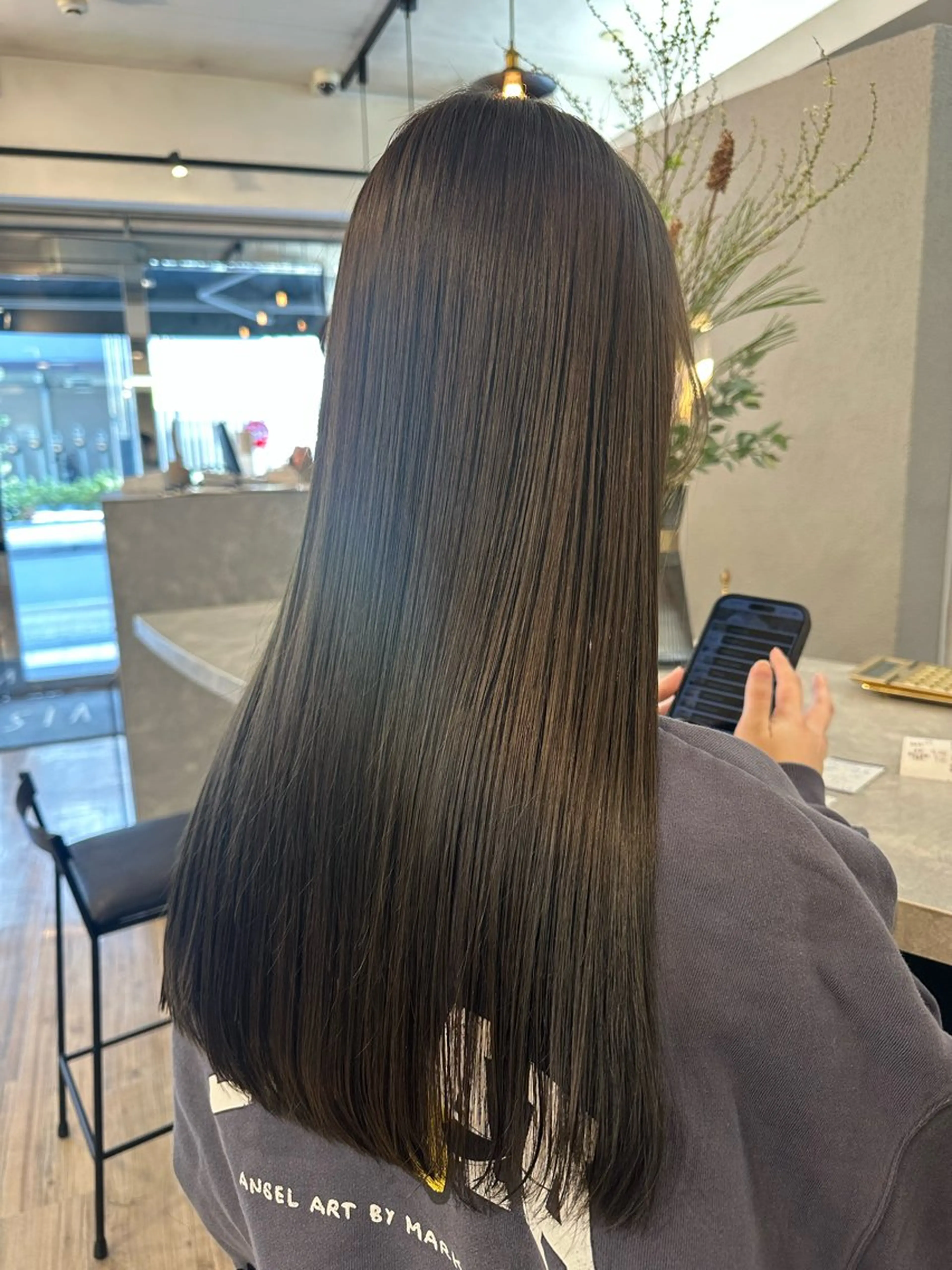 ロング カラー ベージュカラー ブリーチ 透明感カラー ブリーチなしカラー オリーブベージュ カット ヘアカラー sato ayaka ｜透明感カラー🫧のヘアスタイル