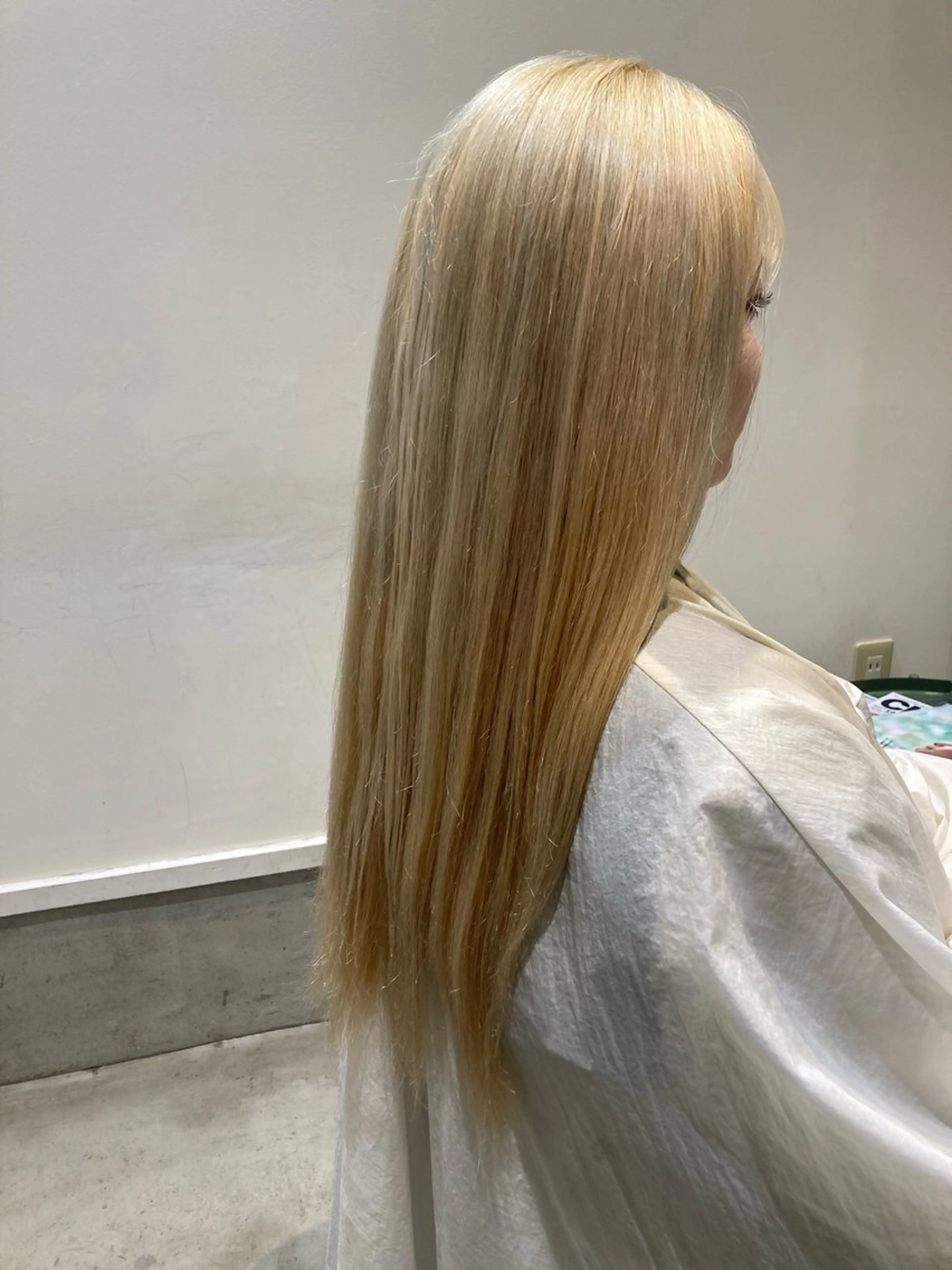 カラー ブリーチ 折本 沙織のヘアスタイル