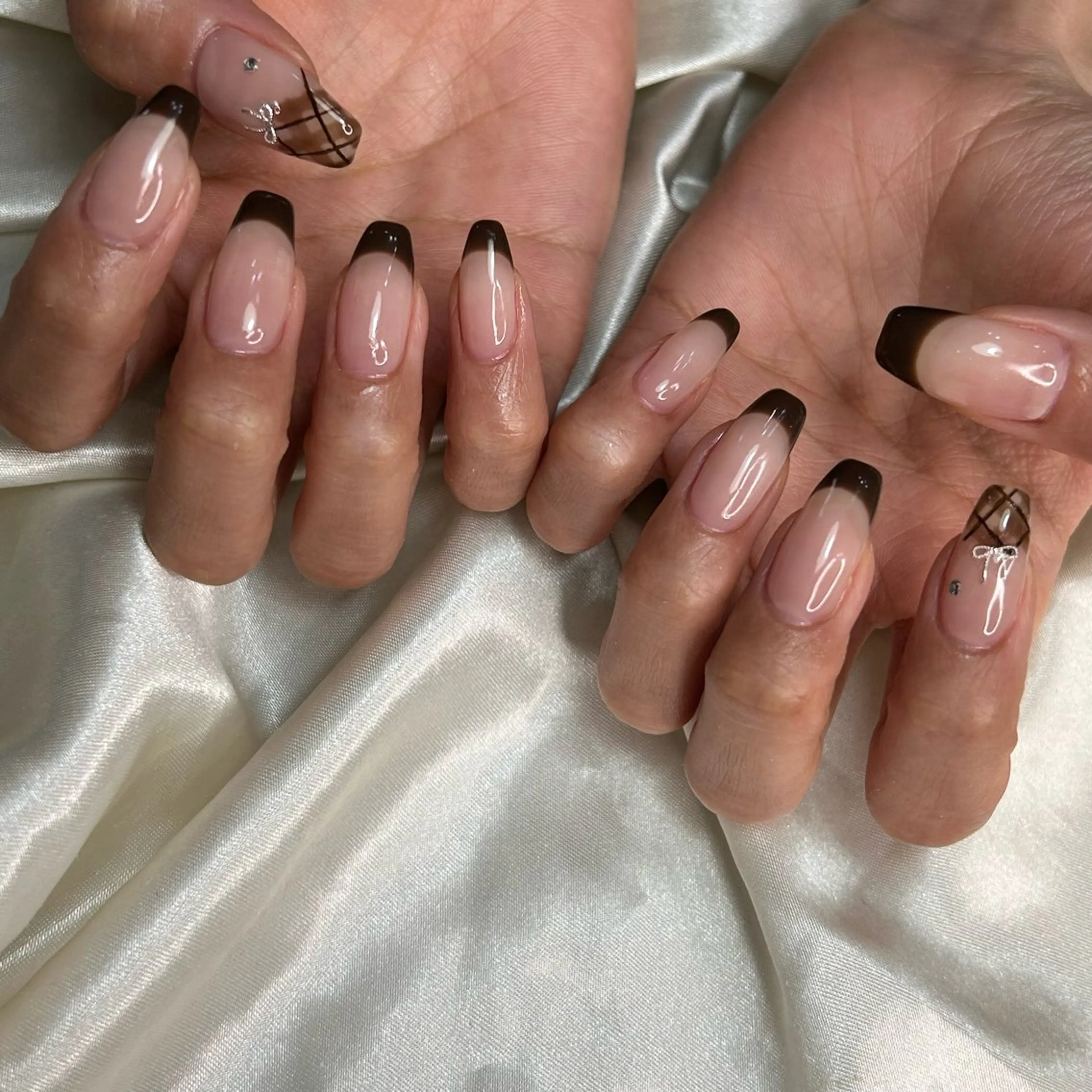 ネイル ハンドネイル 西岡 杏のネイルデザイン