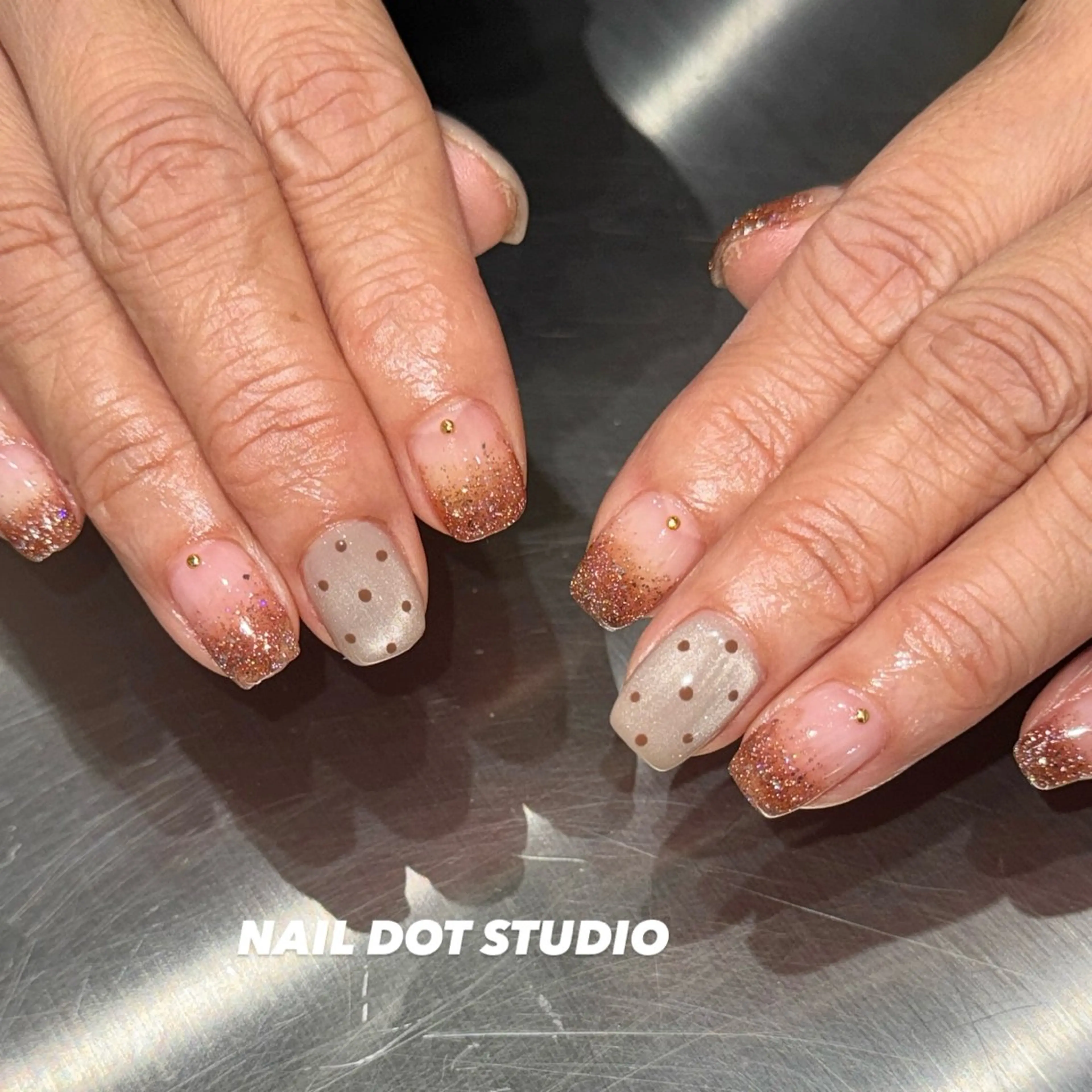 ネイル ハンドネイル NAILDOTSTU DIO SEINAのネイルデザイン