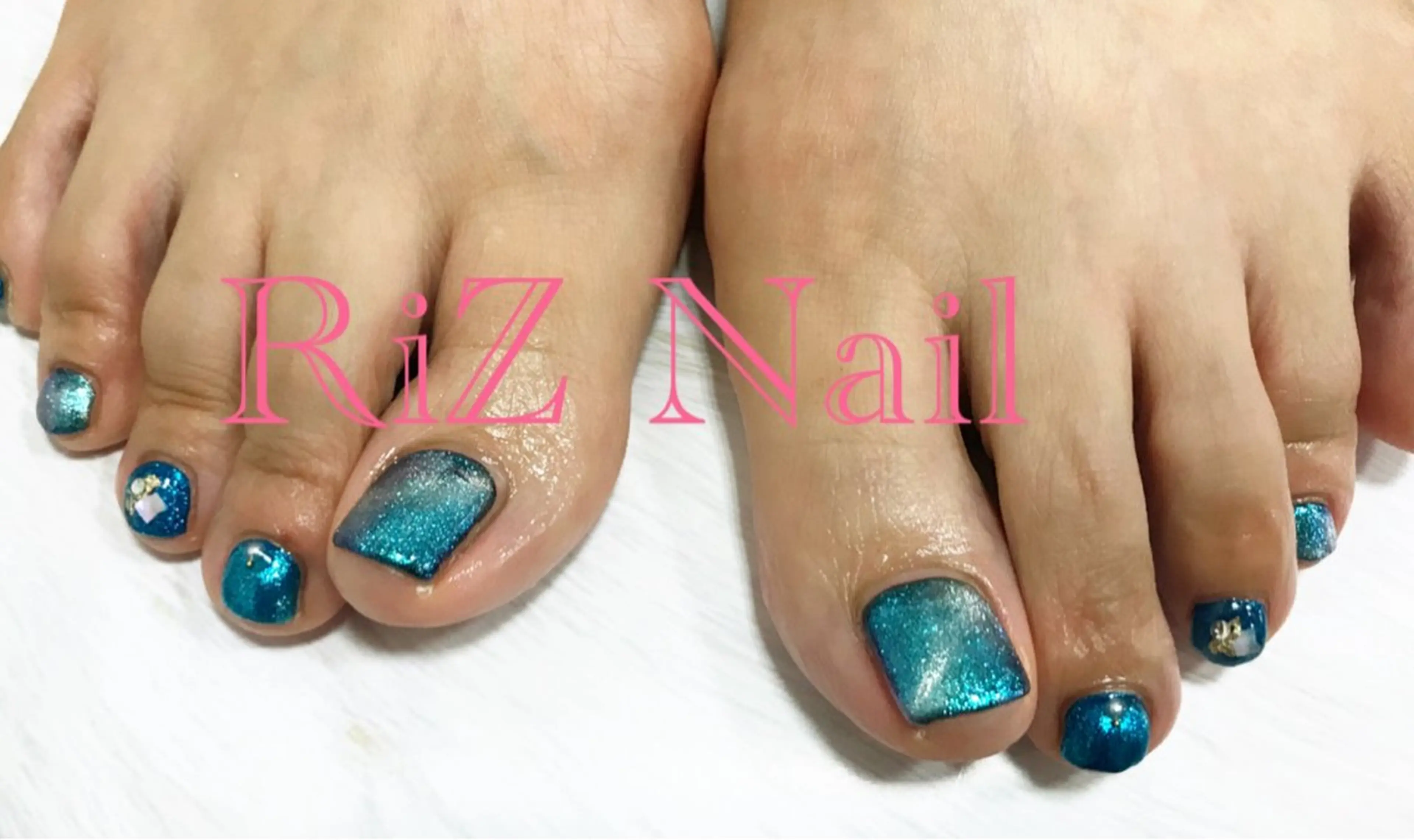 ネイル フットネイル マグネットネイル マグネットワンカラー ワンカラーネイル RiZ nail salonのネイルデザイン