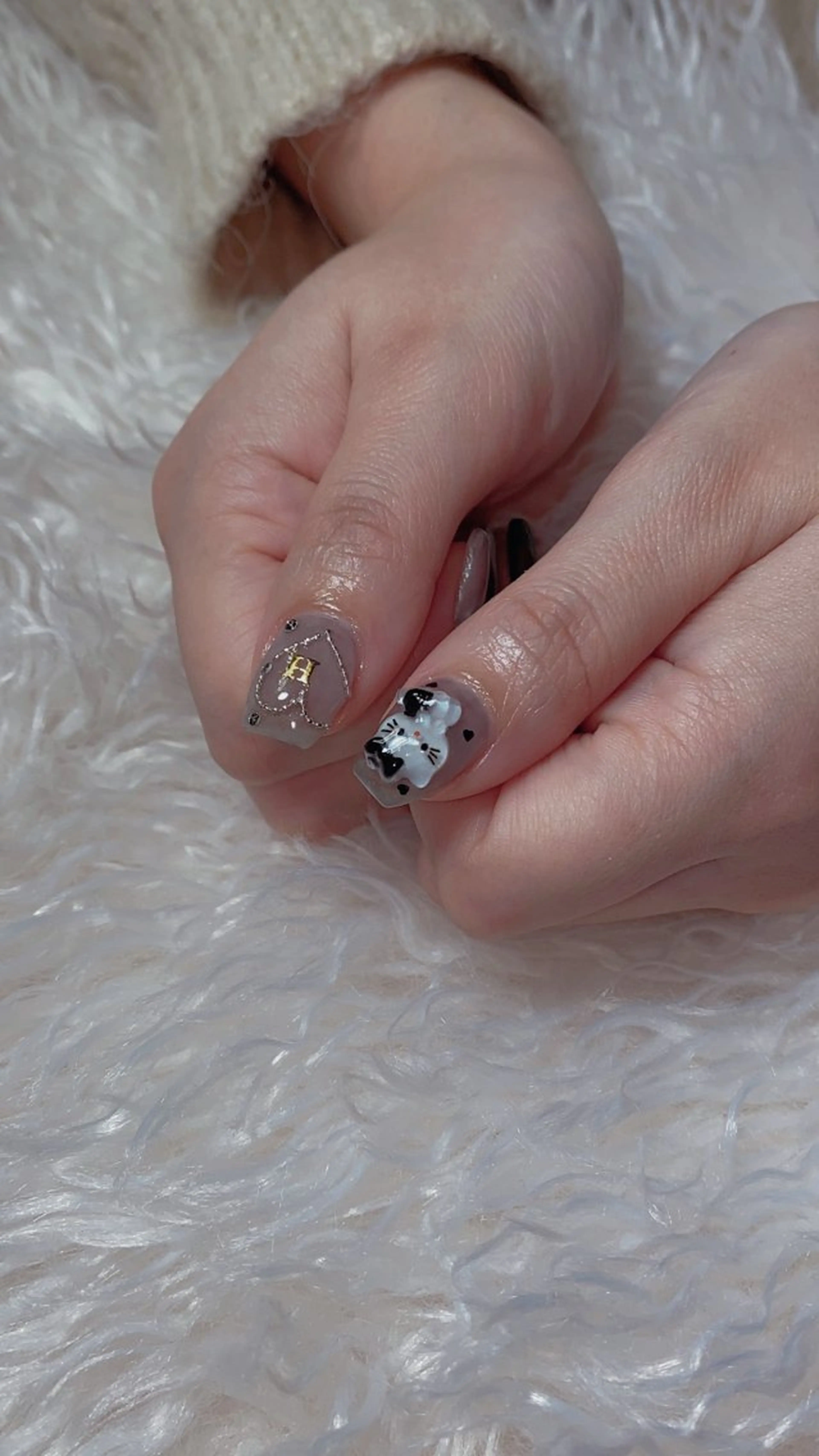 ネイル ハンドネイル n o q r m. n a c h iのネイルデザイン