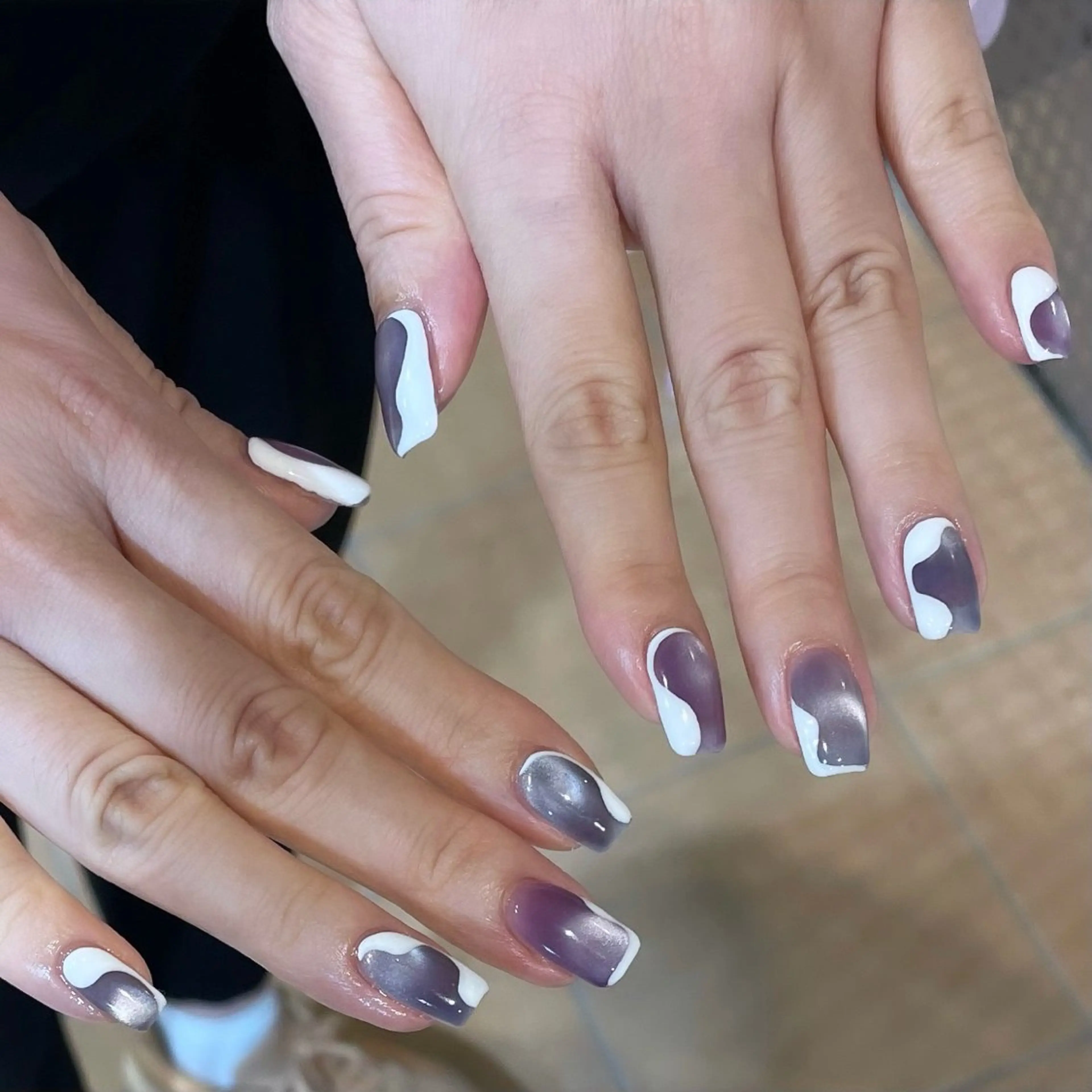 ネイル マグネットネイル ニュアンスネイル 友野 遥のネイルデザイン