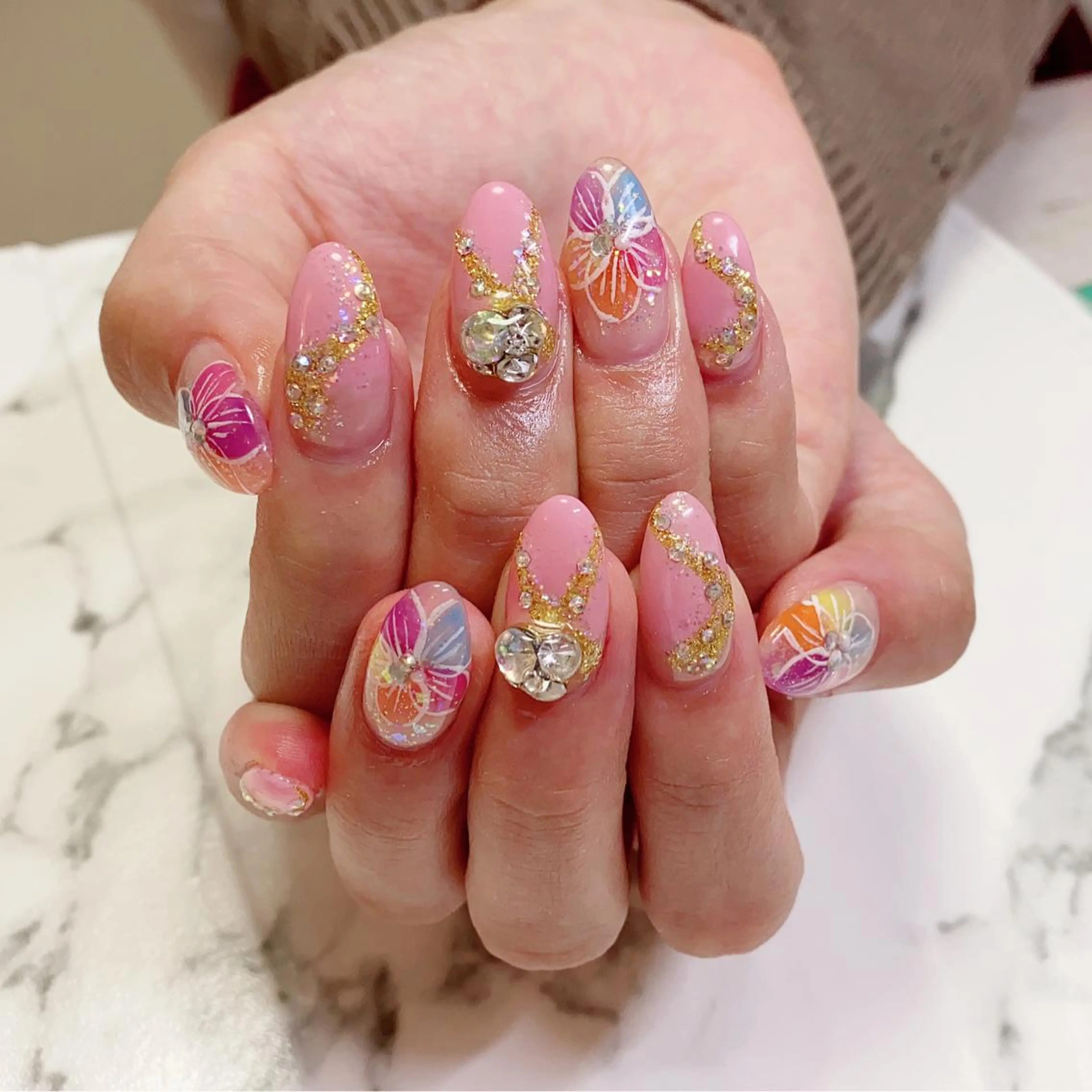 ショート キッズ ネイル 長さ出し グラデーション Q Free nailsのネイルデザイン