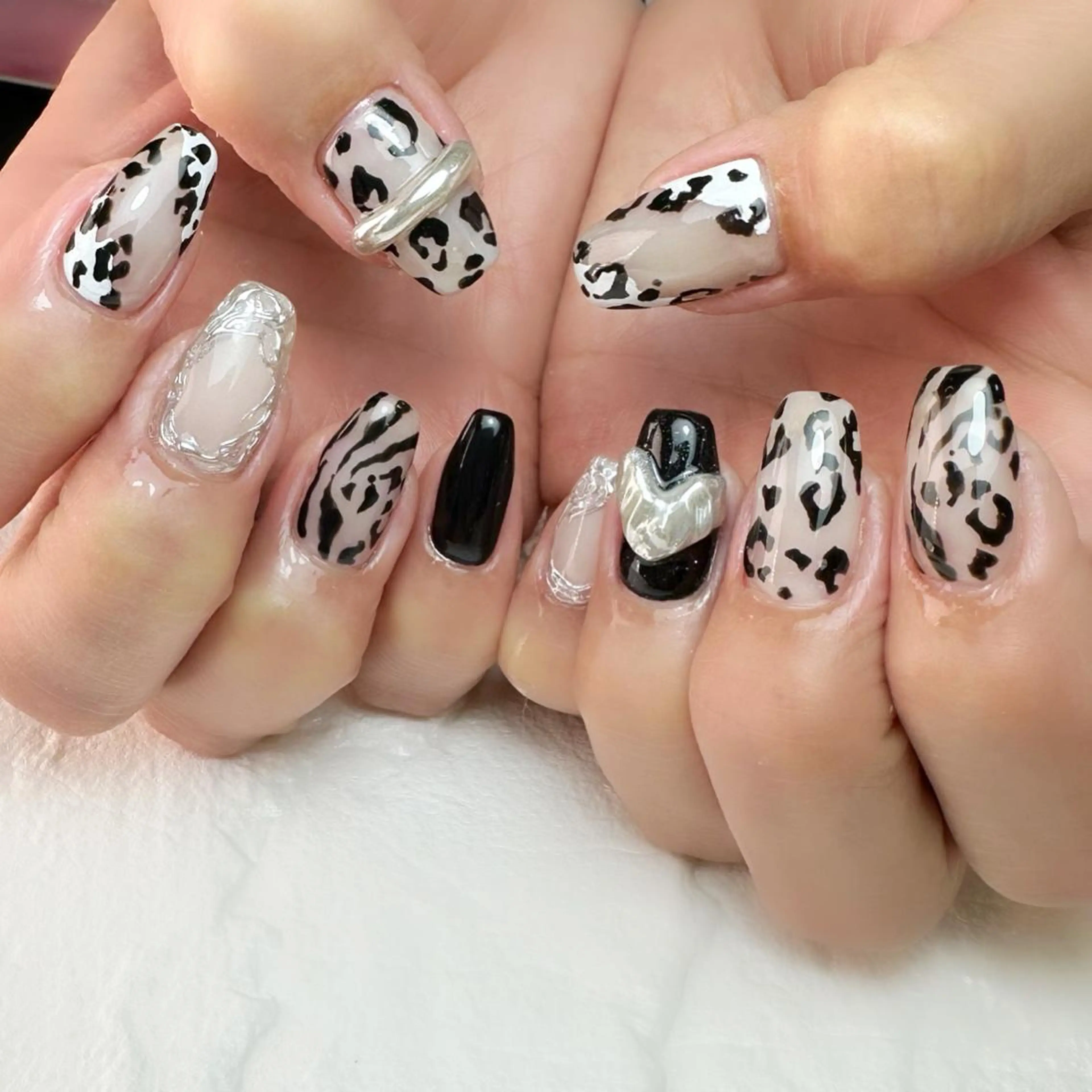 ネイル アニマル柄 ハンドネイル Nail ameria megu所属・ameria meguのネイルデザイン