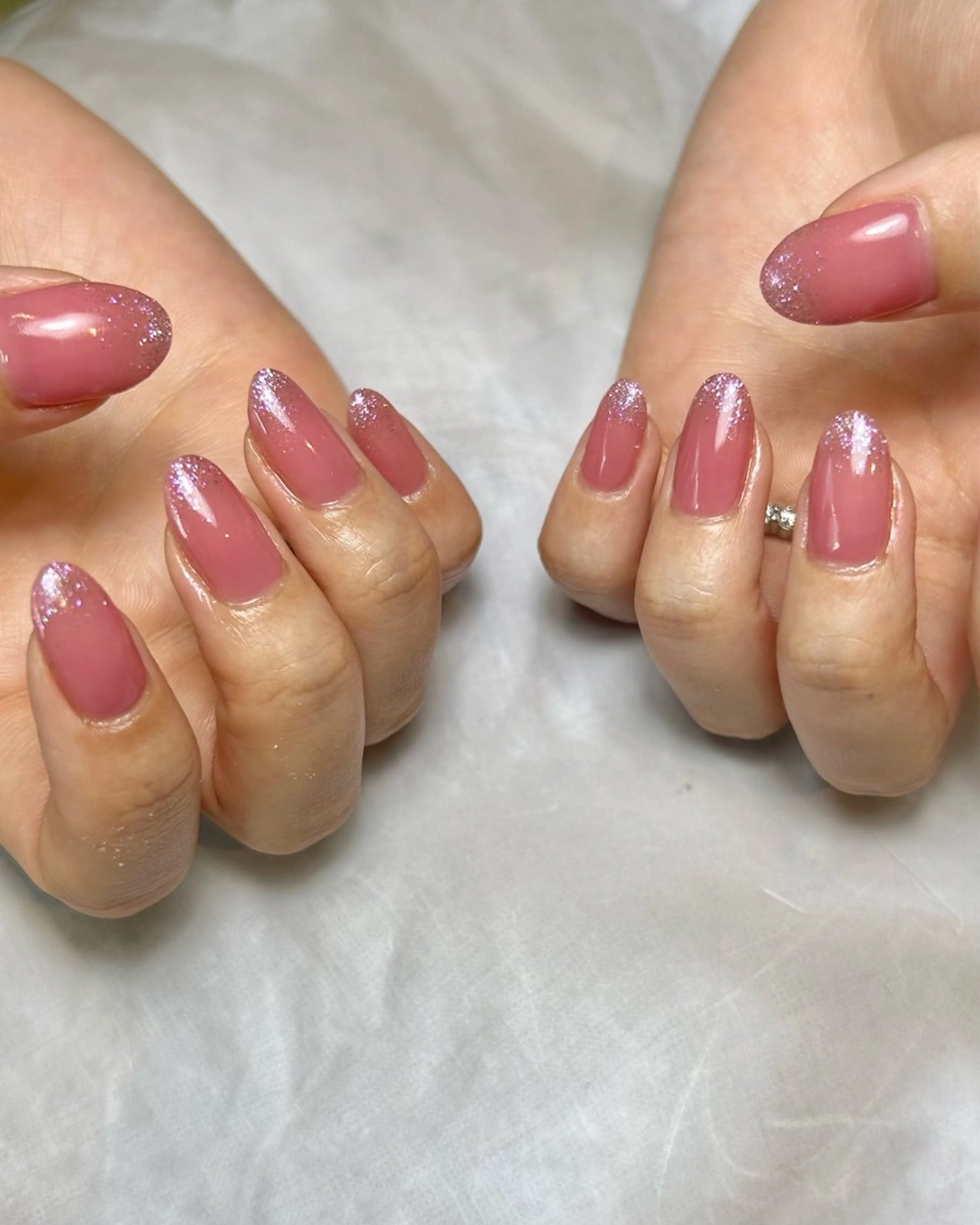 ネイル キラキラネイル ワンカラーネイル ピンク シンプルネイル ハンドネイル Reflection marikoのネイルデザイン