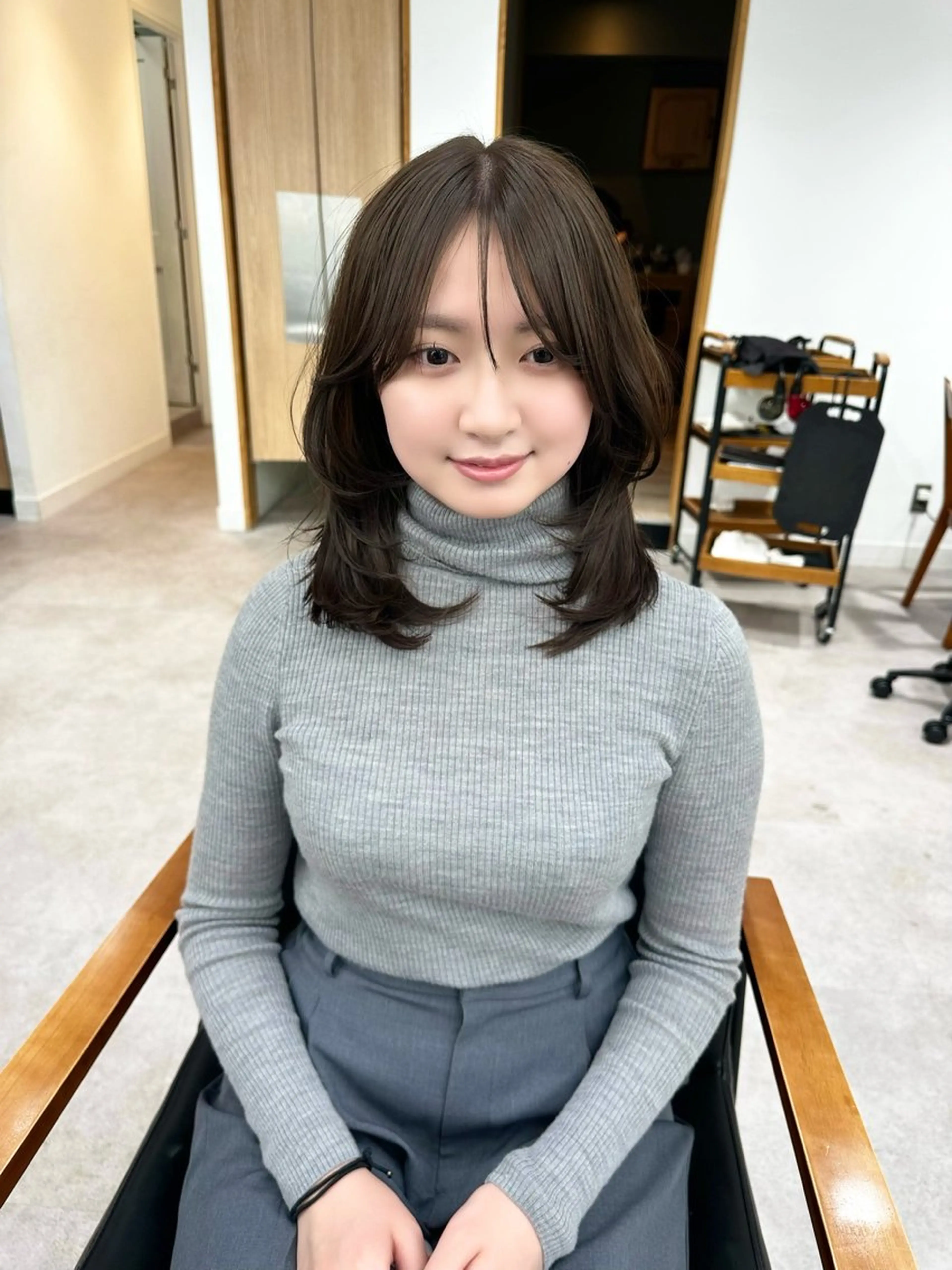 ミディアム カラー パーマ ヘアアレンジ メンズ キッズ カット ヘアカラー レイヤーカット 🌿透け感カラーのヘアスタイル