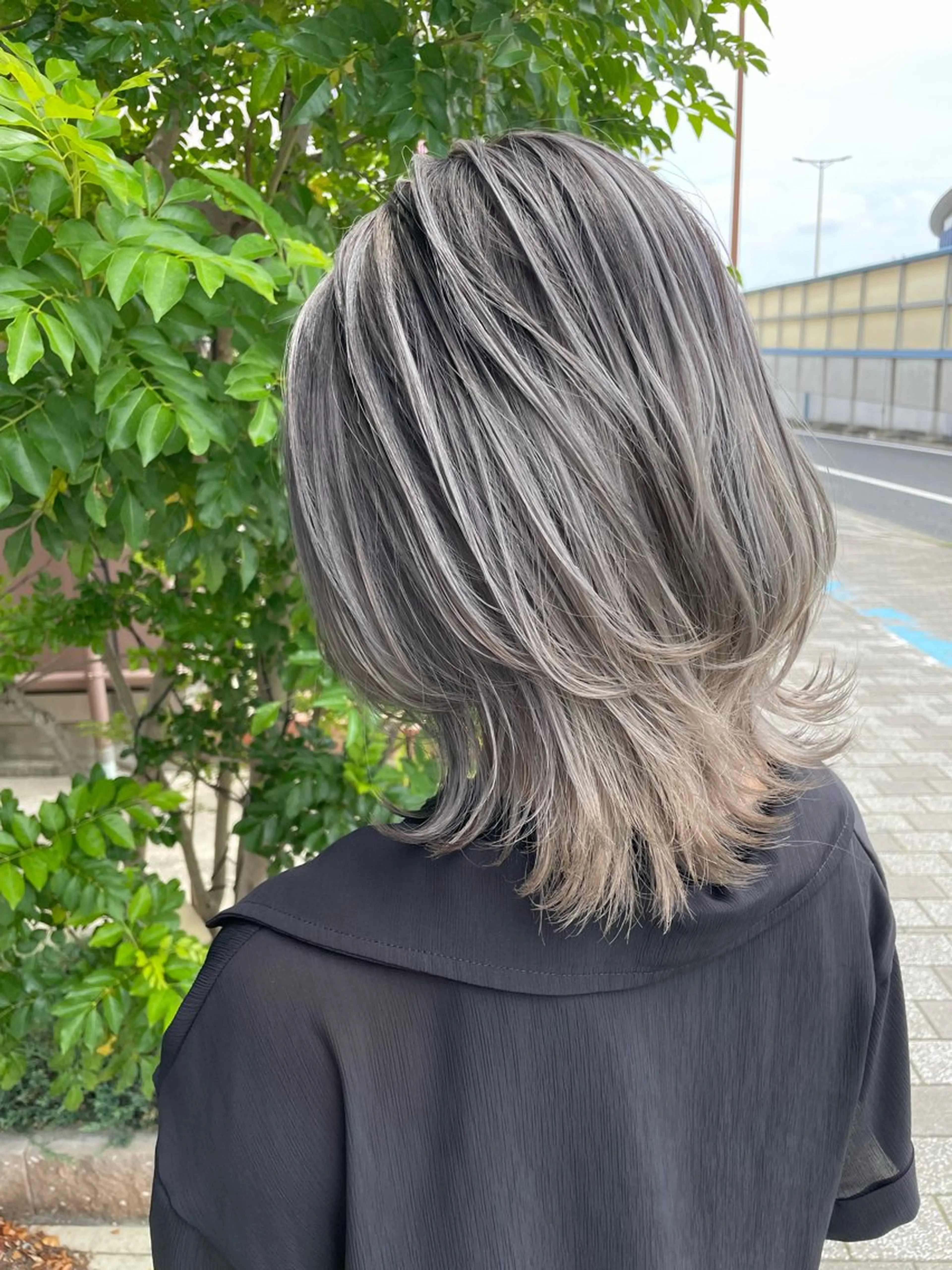 セミロング ヘアカラー トリートメント ブリーチ毛矯正.髪質 改善.髪にドラマをのヘアスタイル
