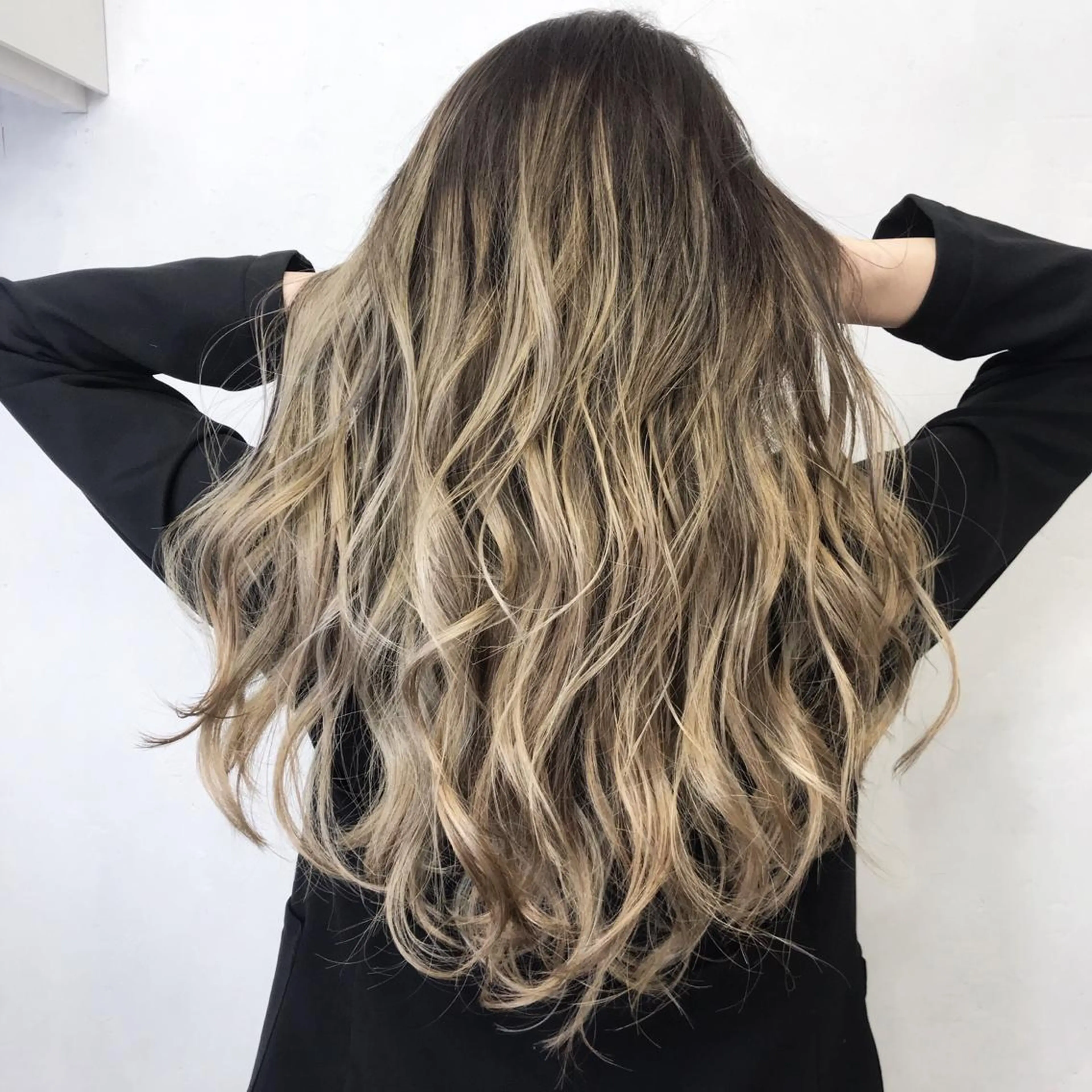 ロング カラー LUSTRE クロサワのヘアスタイル