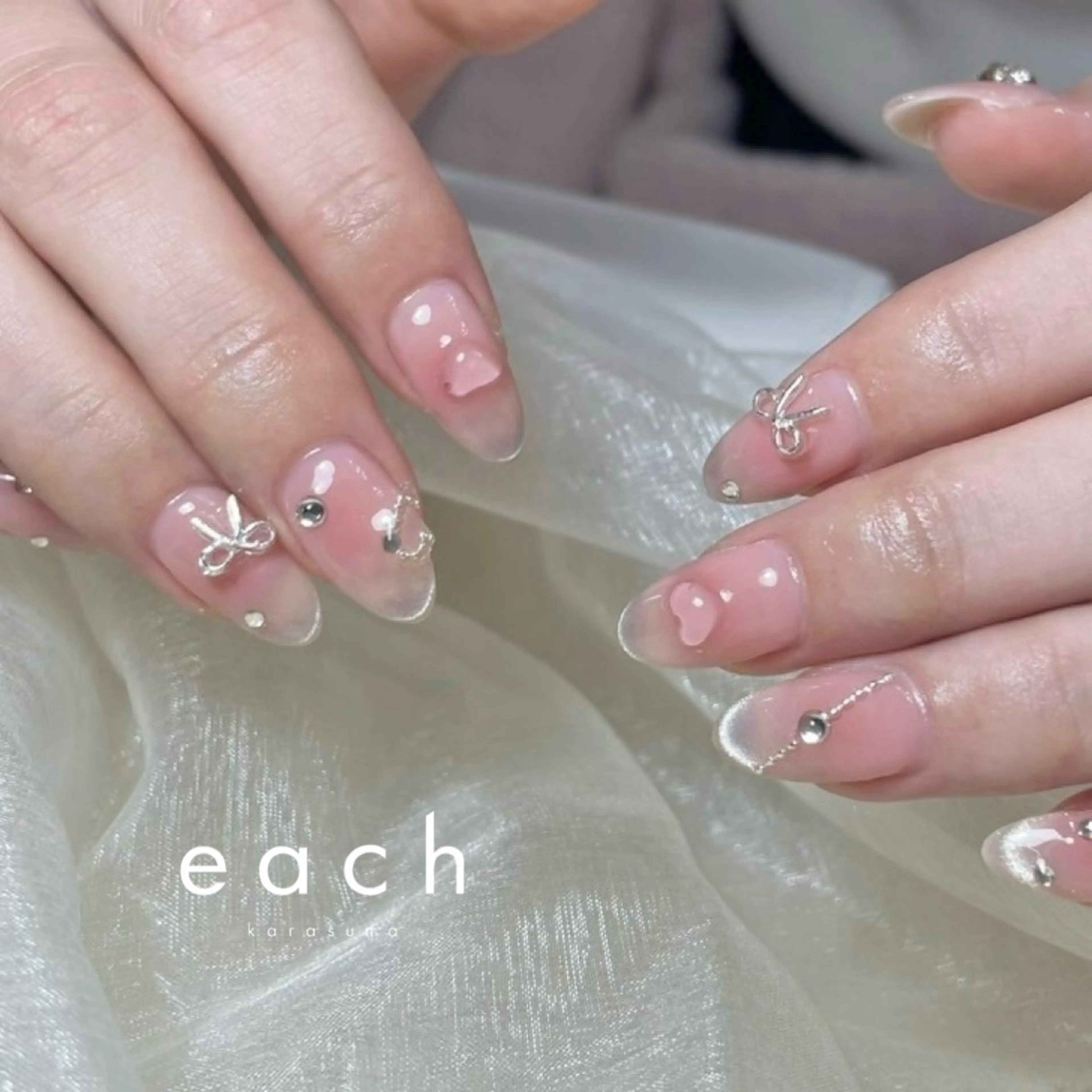 ネイル チークネイル マグネットネイル each sakuraのネイルデザイン