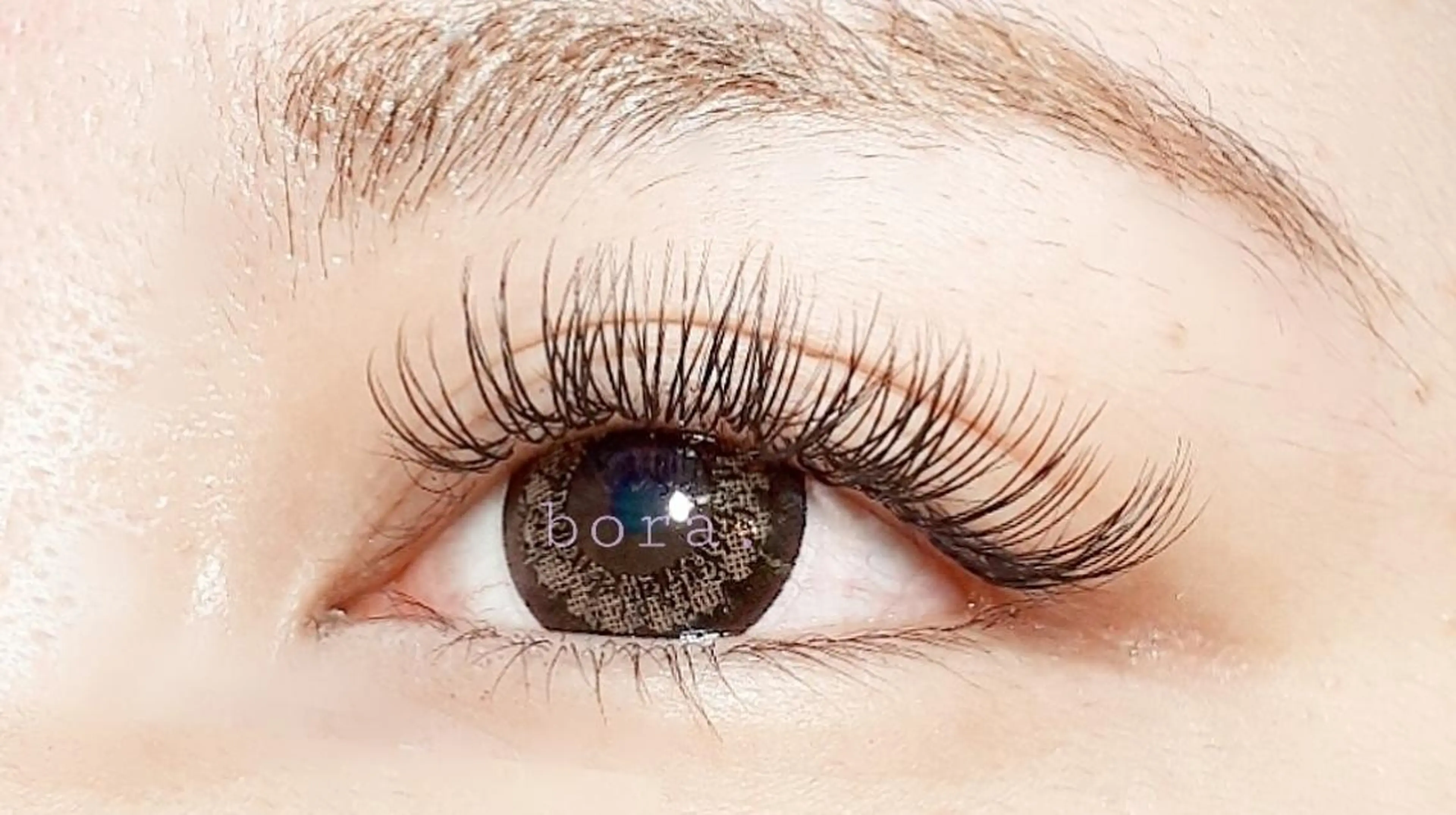 マツエク・マツパ 💜bora .のネイルデザイン